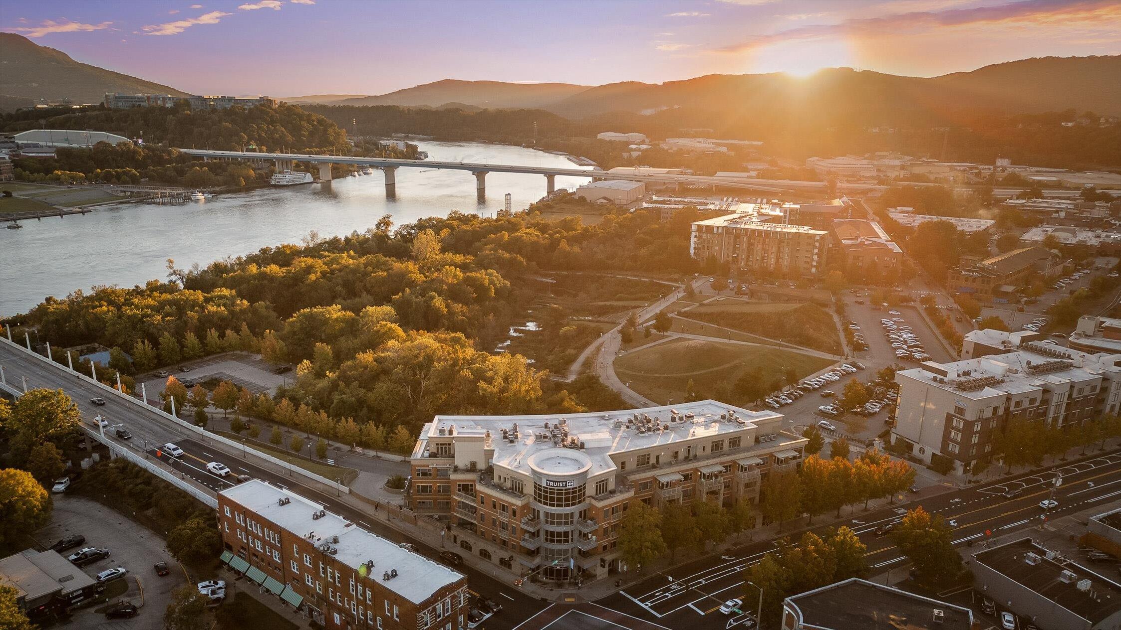 4 Cherokee Boulevard, 409