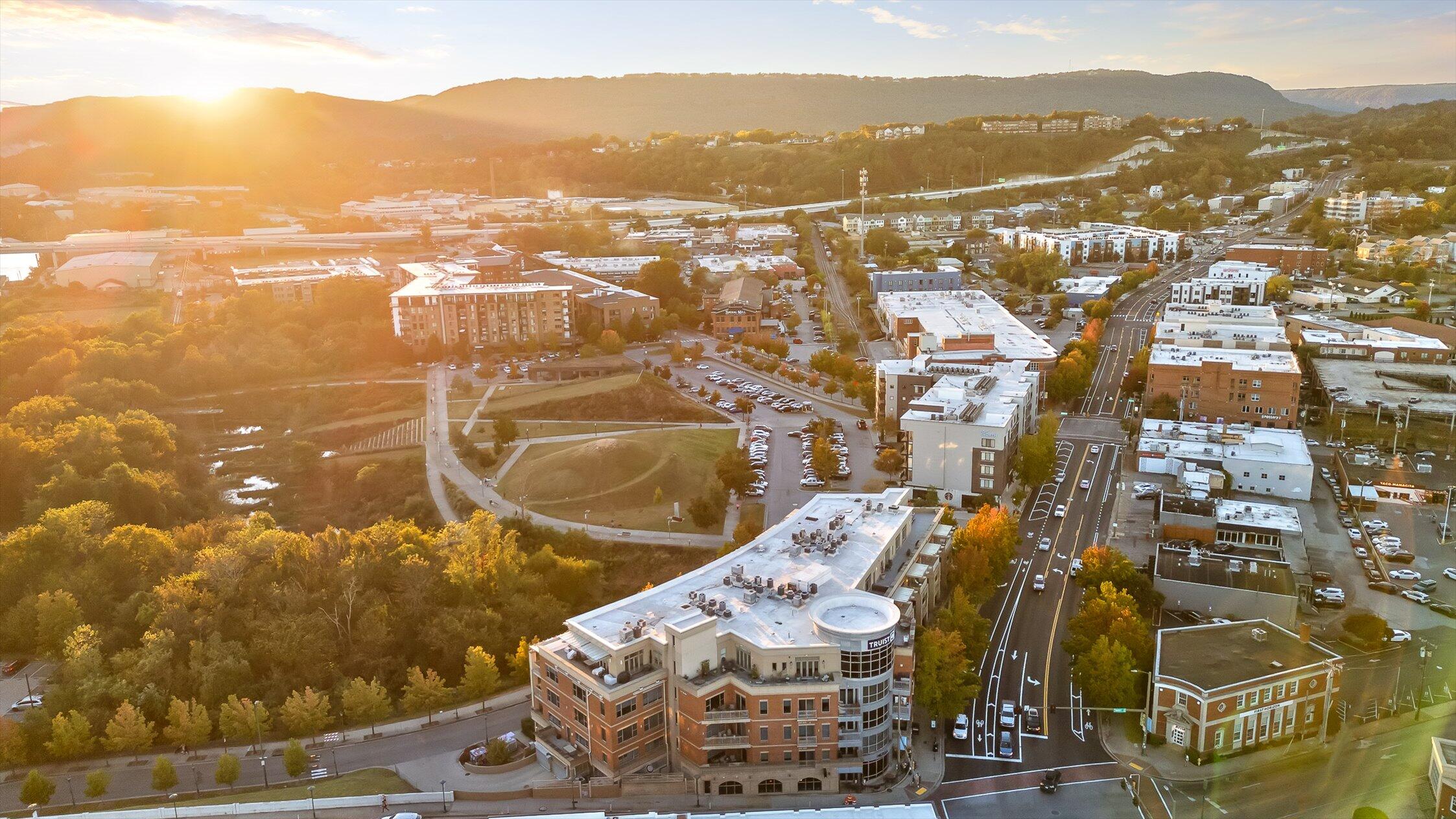 4 Cherokee Boulevard, 409