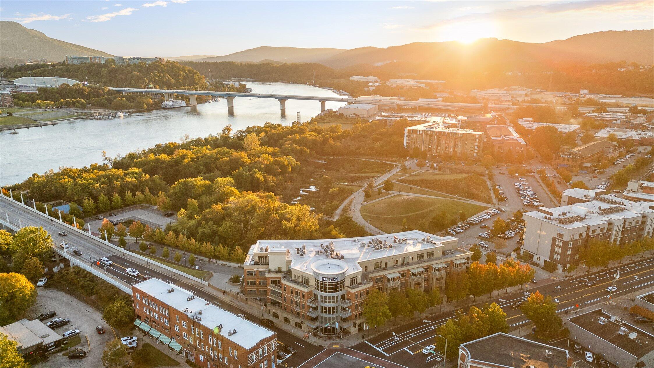 4 Cherokee Boulevard, 409