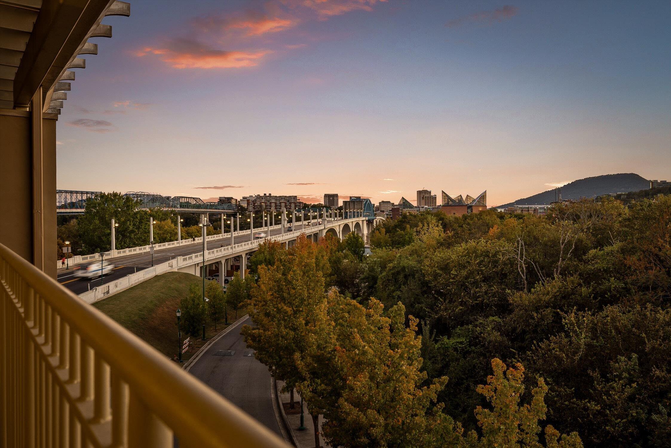 4 Cherokee Boulevard, 409