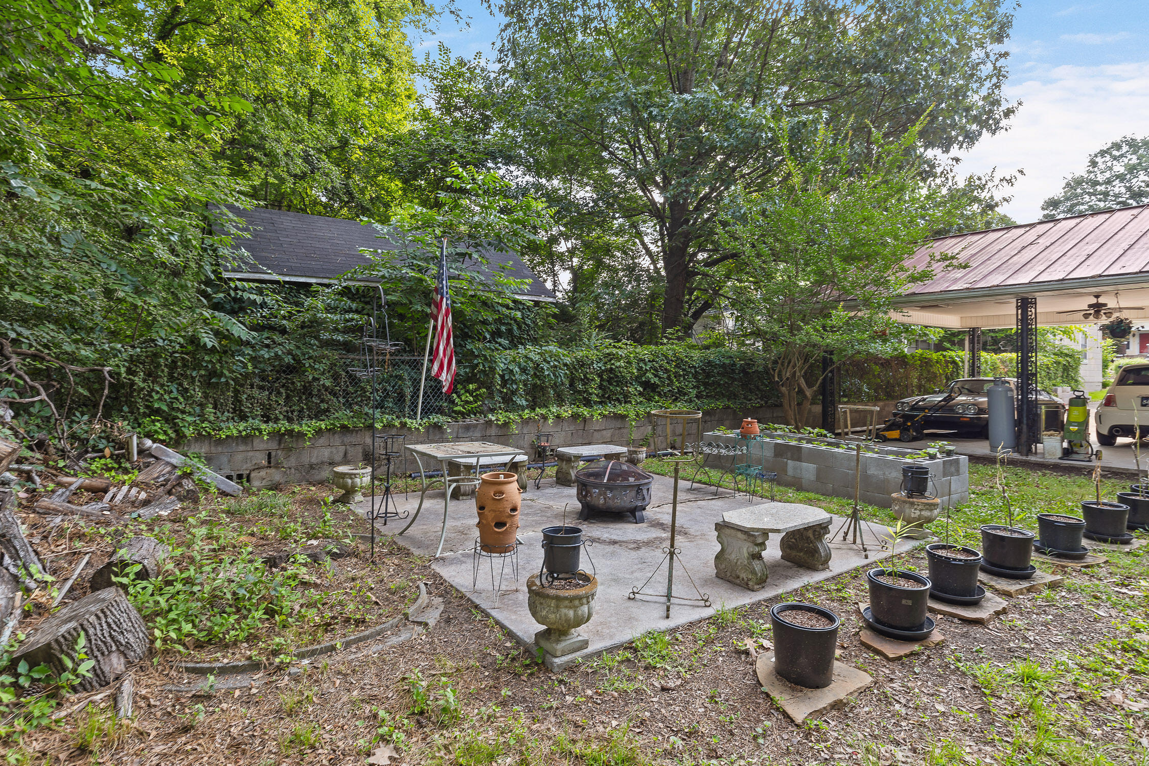 203 S Lovell Avenue
