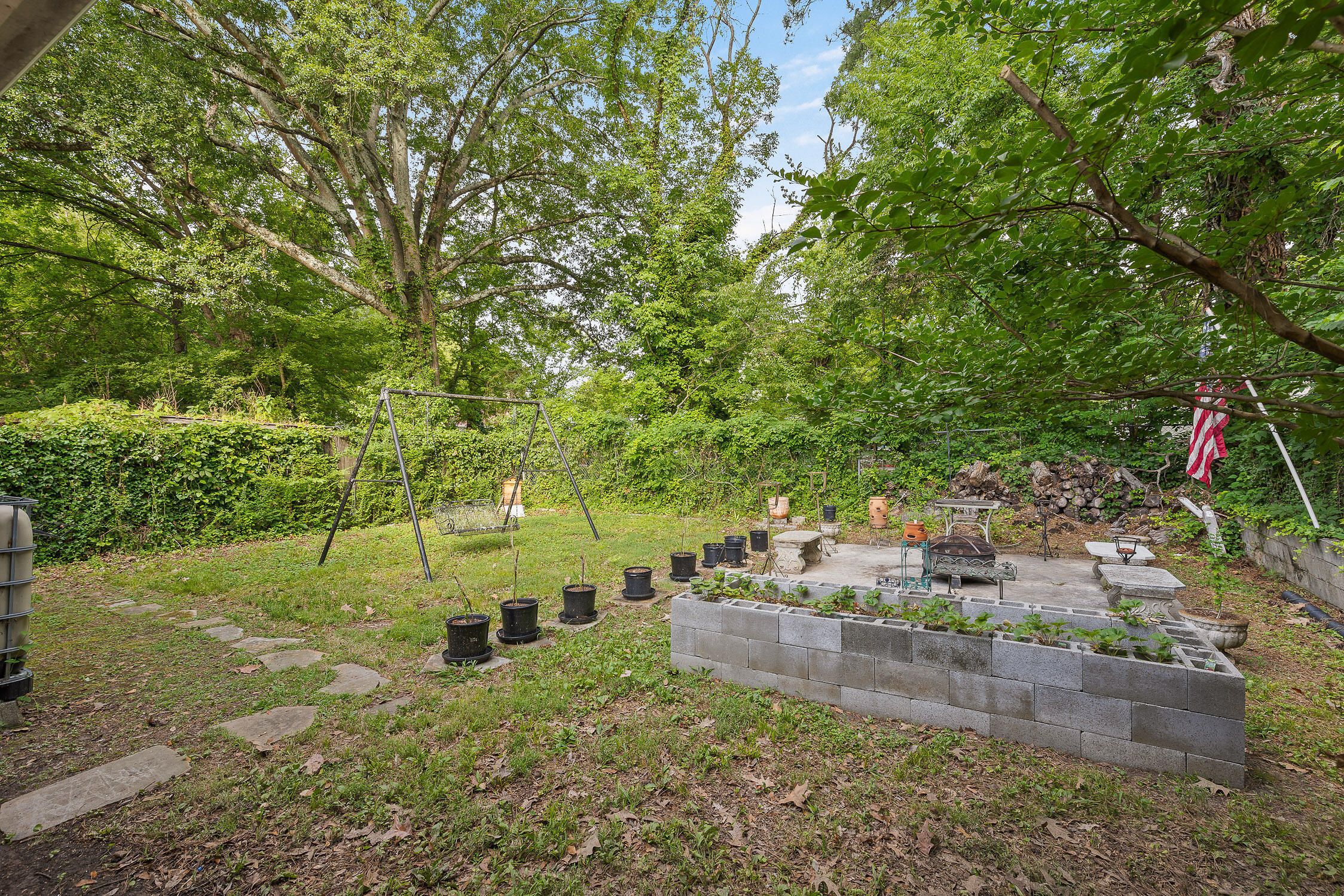 203 S Lovell Avenue