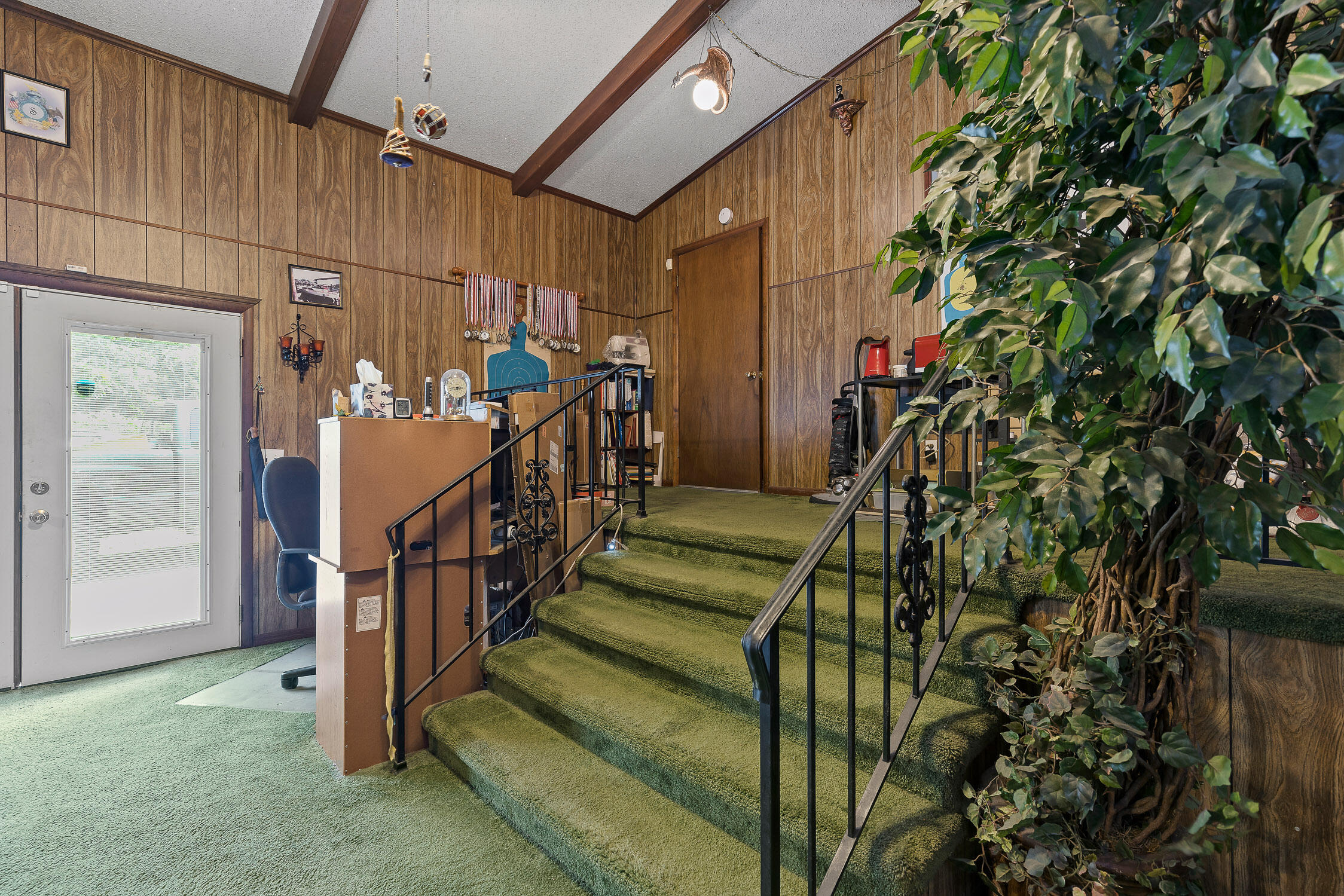 203 S Lovell Avenue