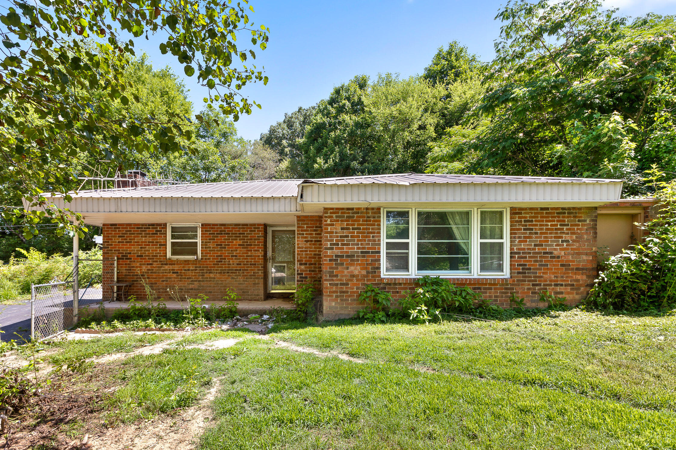 1325 City View Street SE