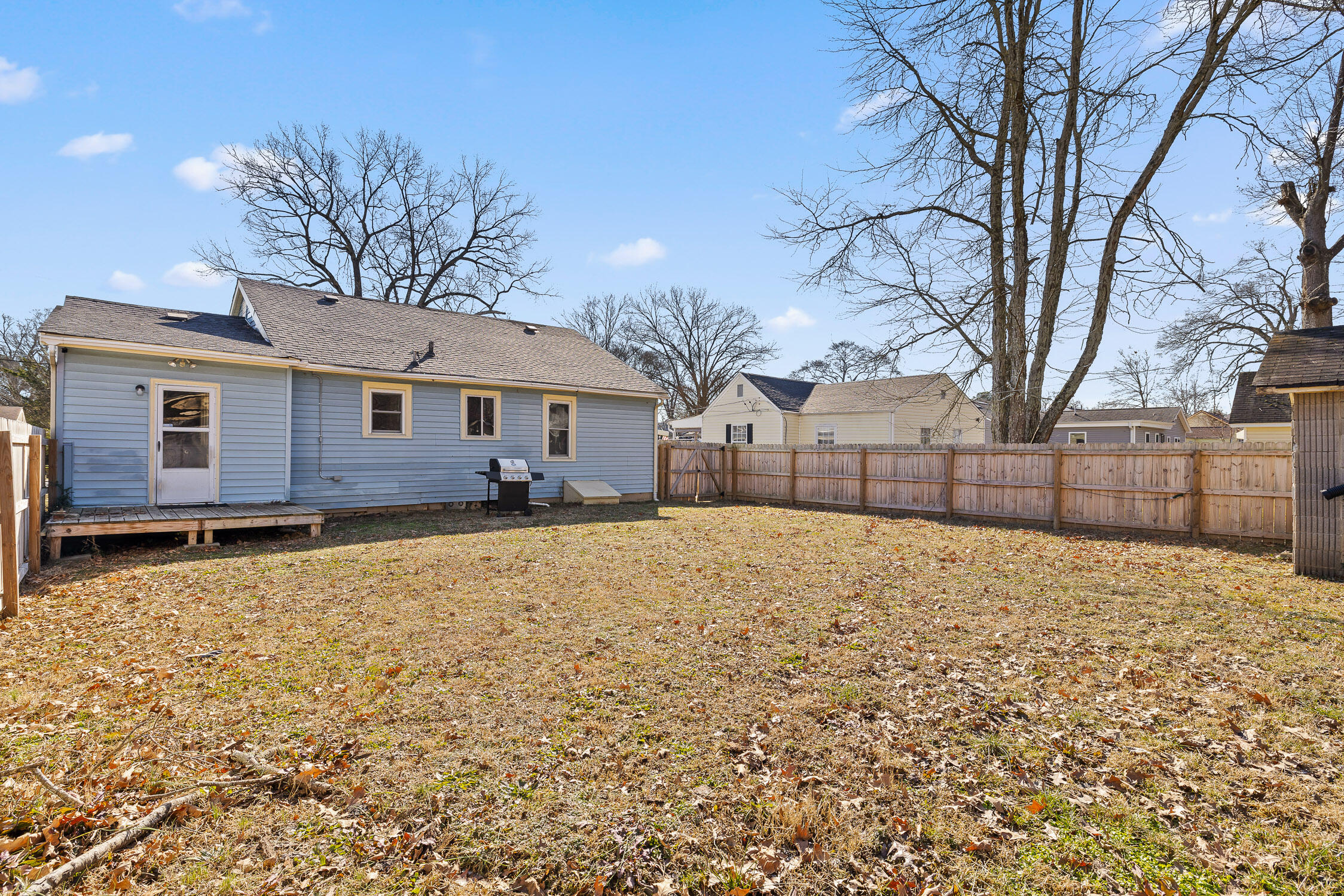 123 N Lovell Avenue