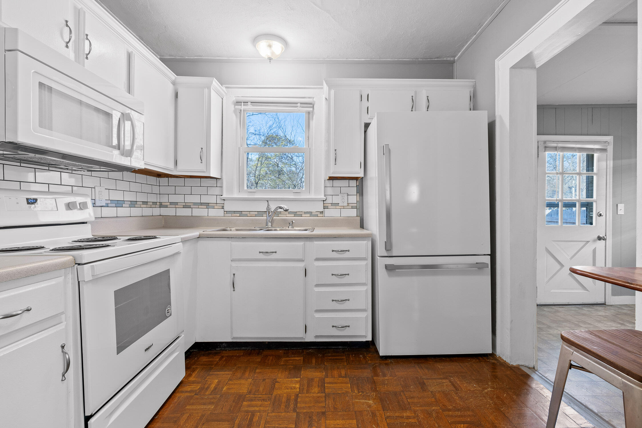 123 N Lovell Avenue