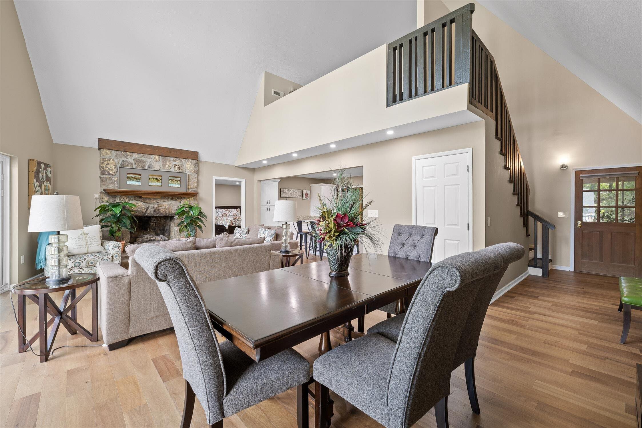 4913 Shoreline Drive