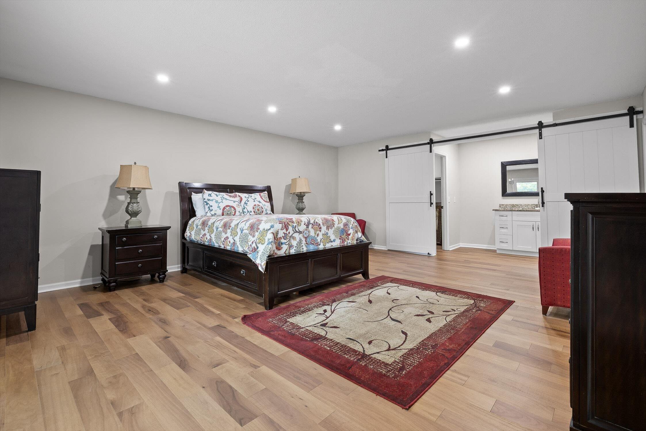 4913 Shoreline Drive