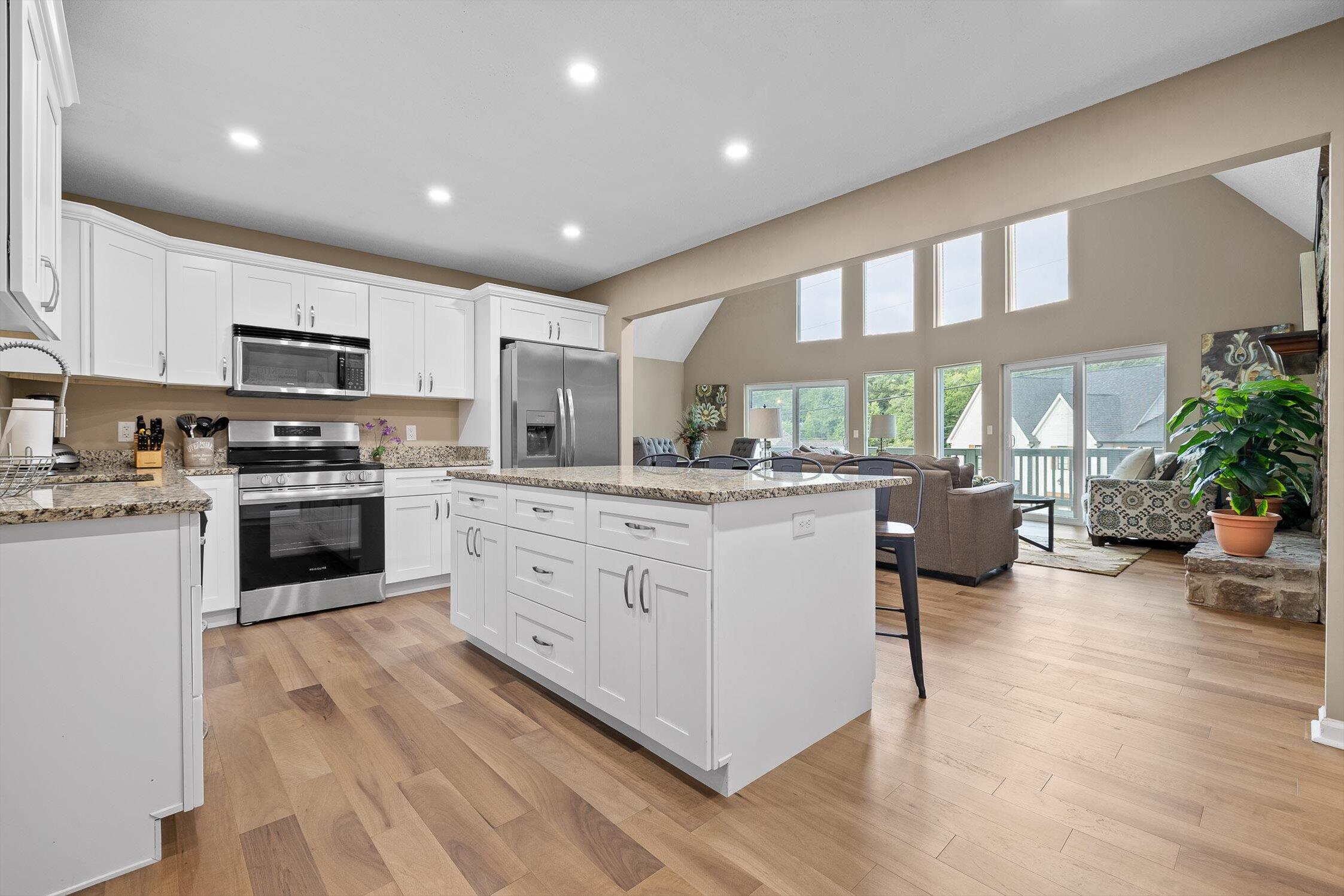 4913 Shoreline Drive