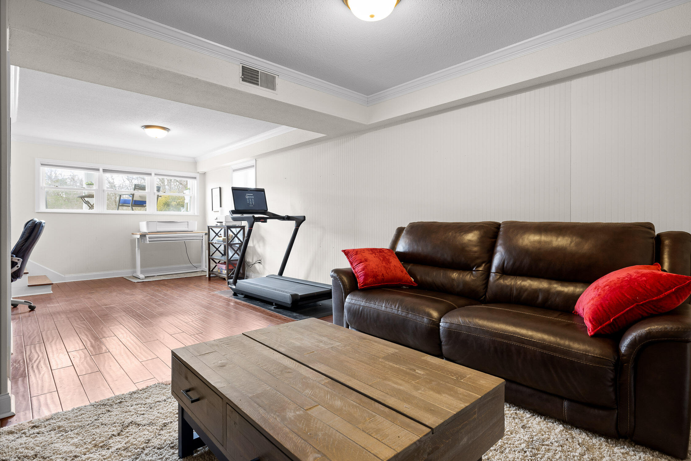 525 Oak Crest Lane