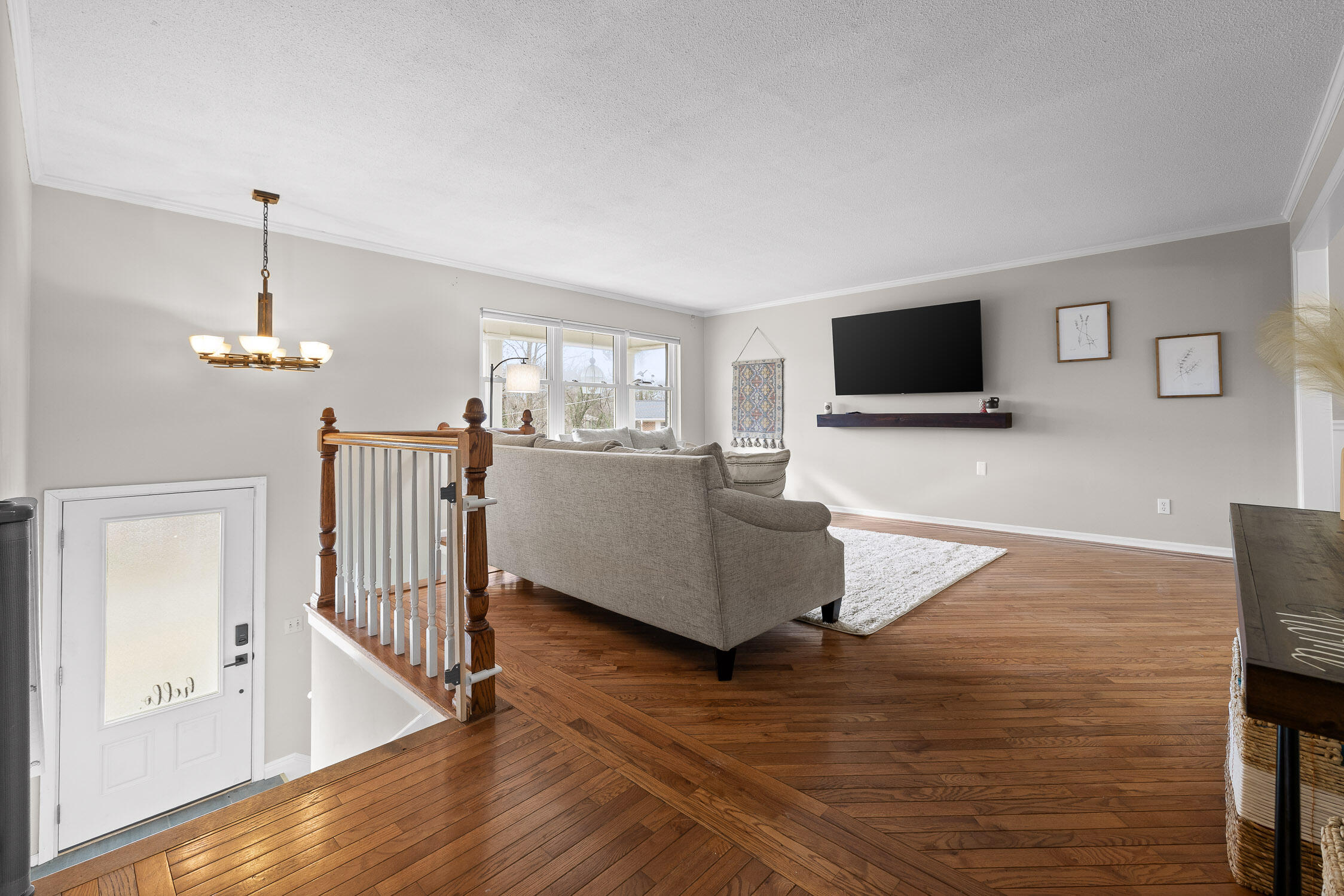 525 Oak Crest Lane