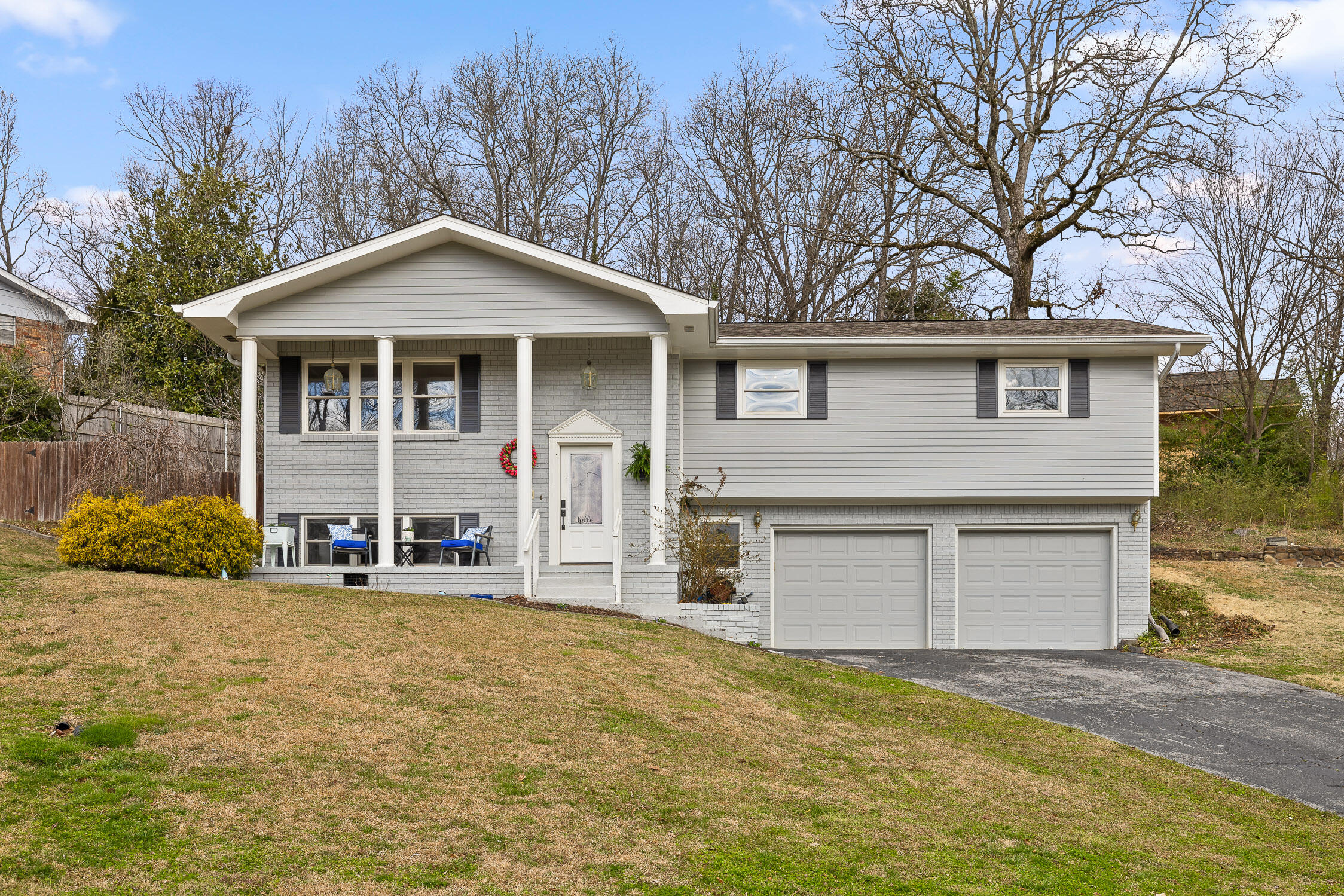 525 Oak Crest Lane