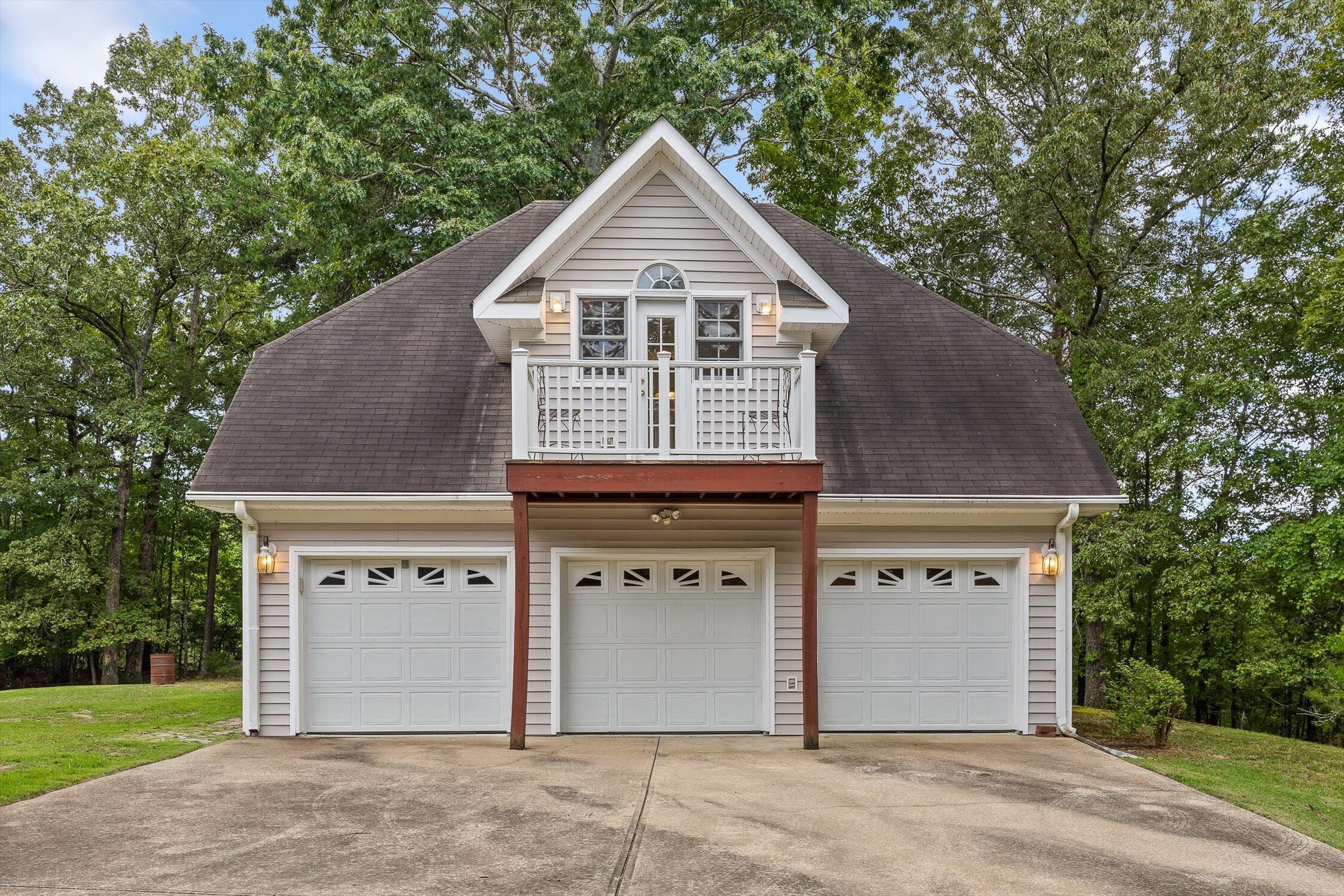 8710 Hidden Branches Road