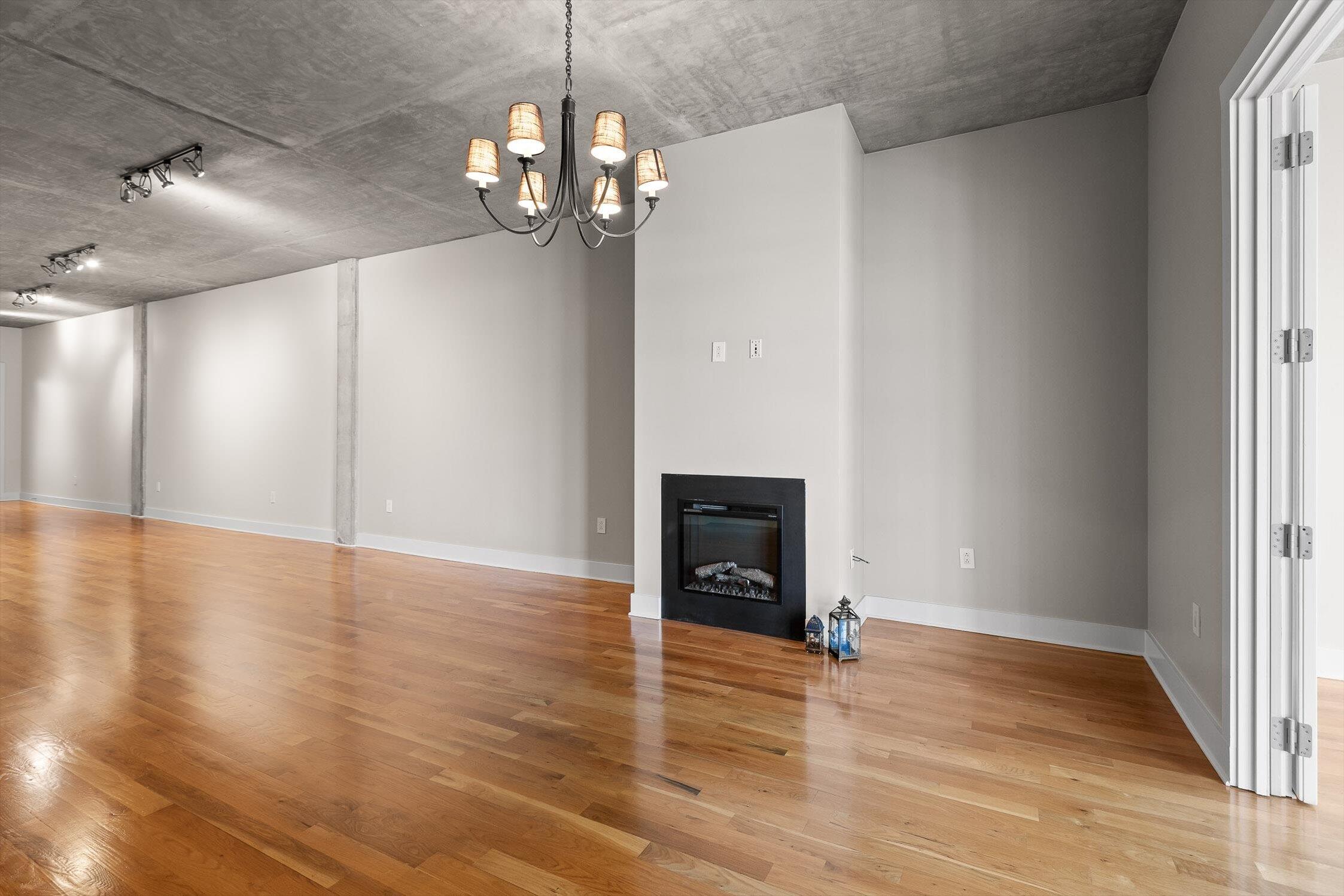 417 Frazier Avenue, 303
