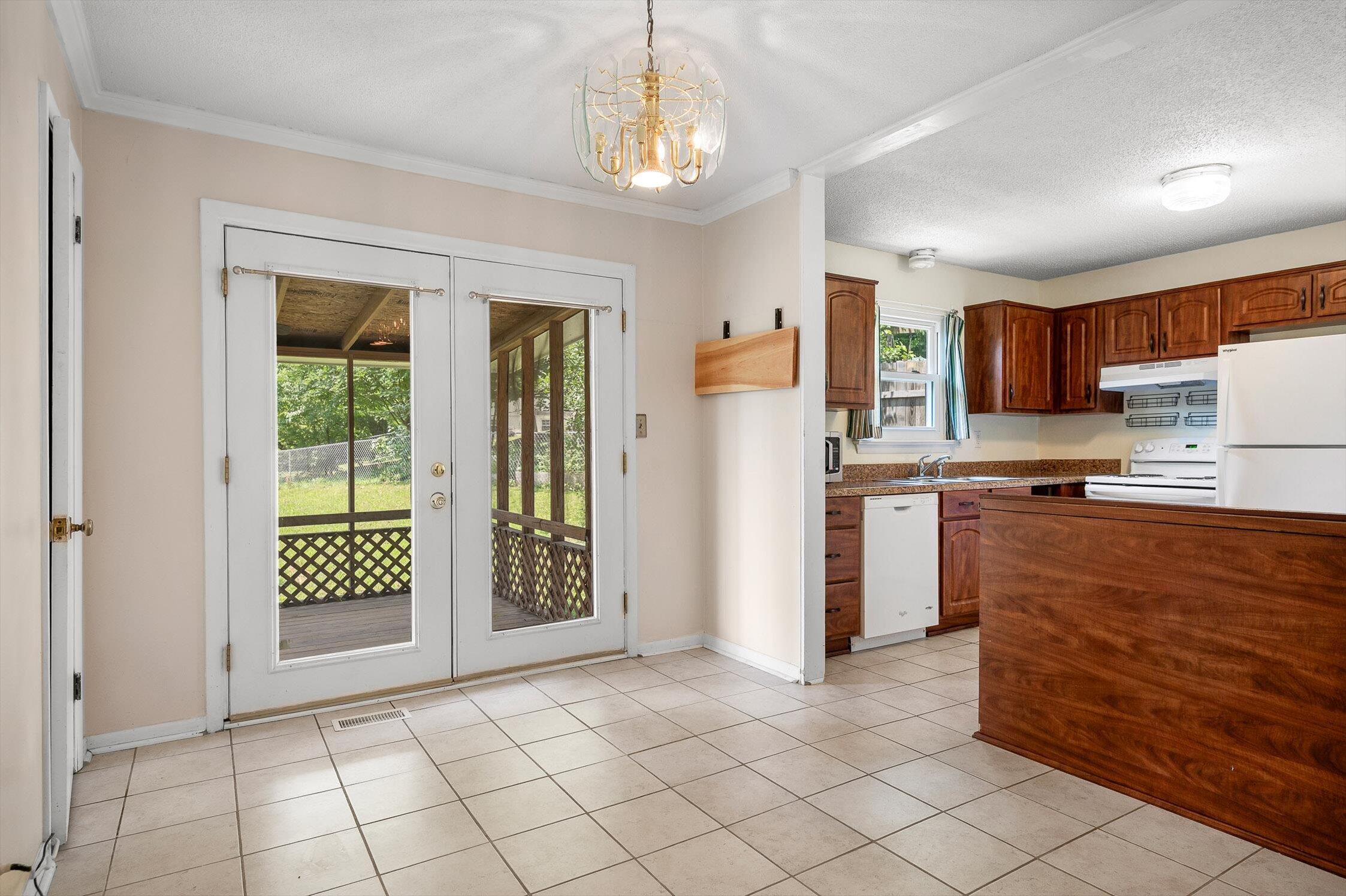 6557 Esquire Drive