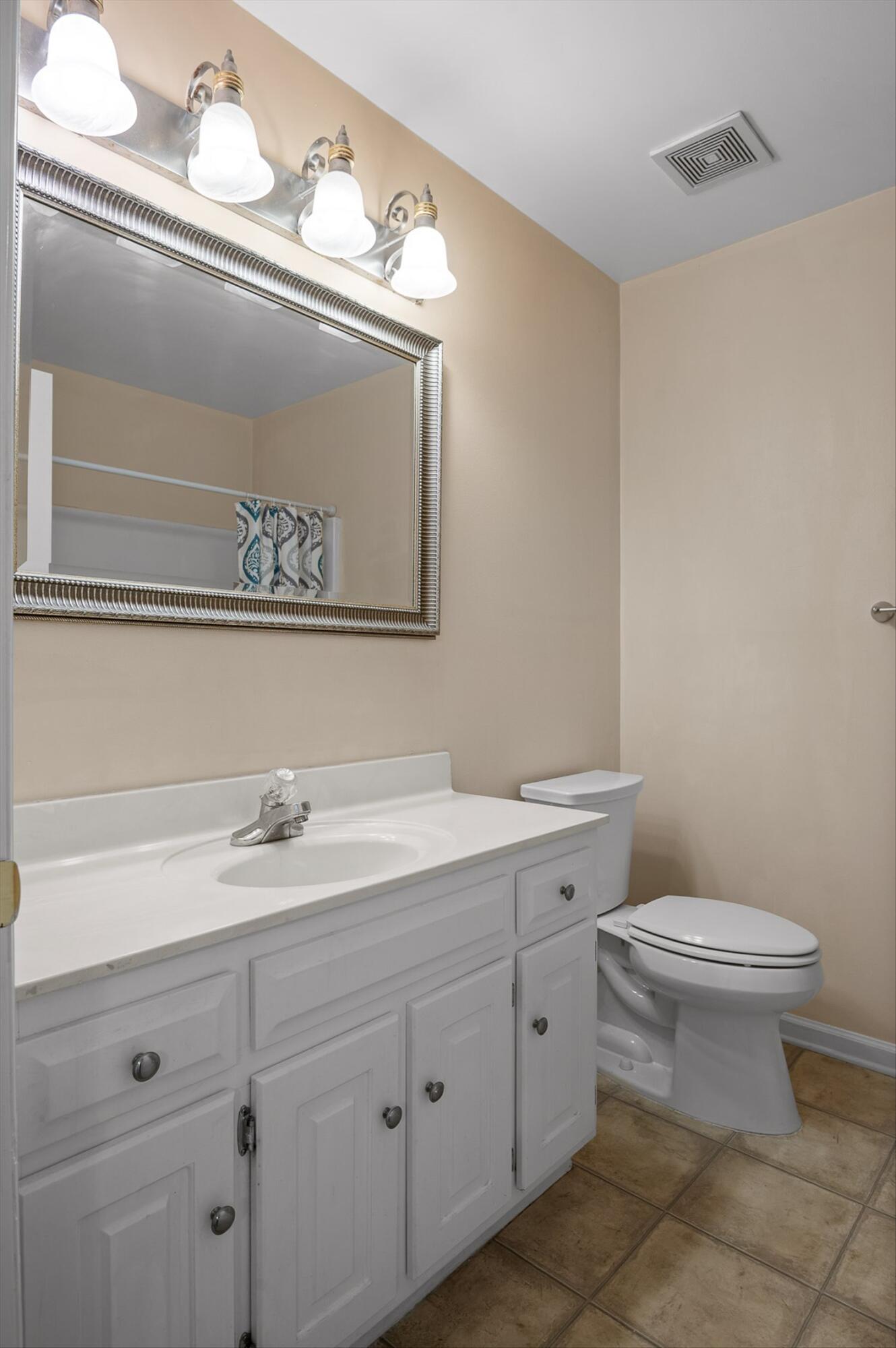 6585 Hickory Trace Circle