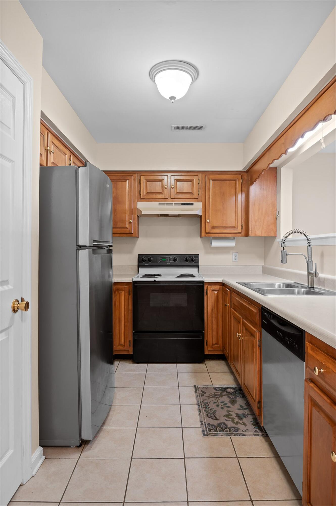 6585 Hickory Trace Circle