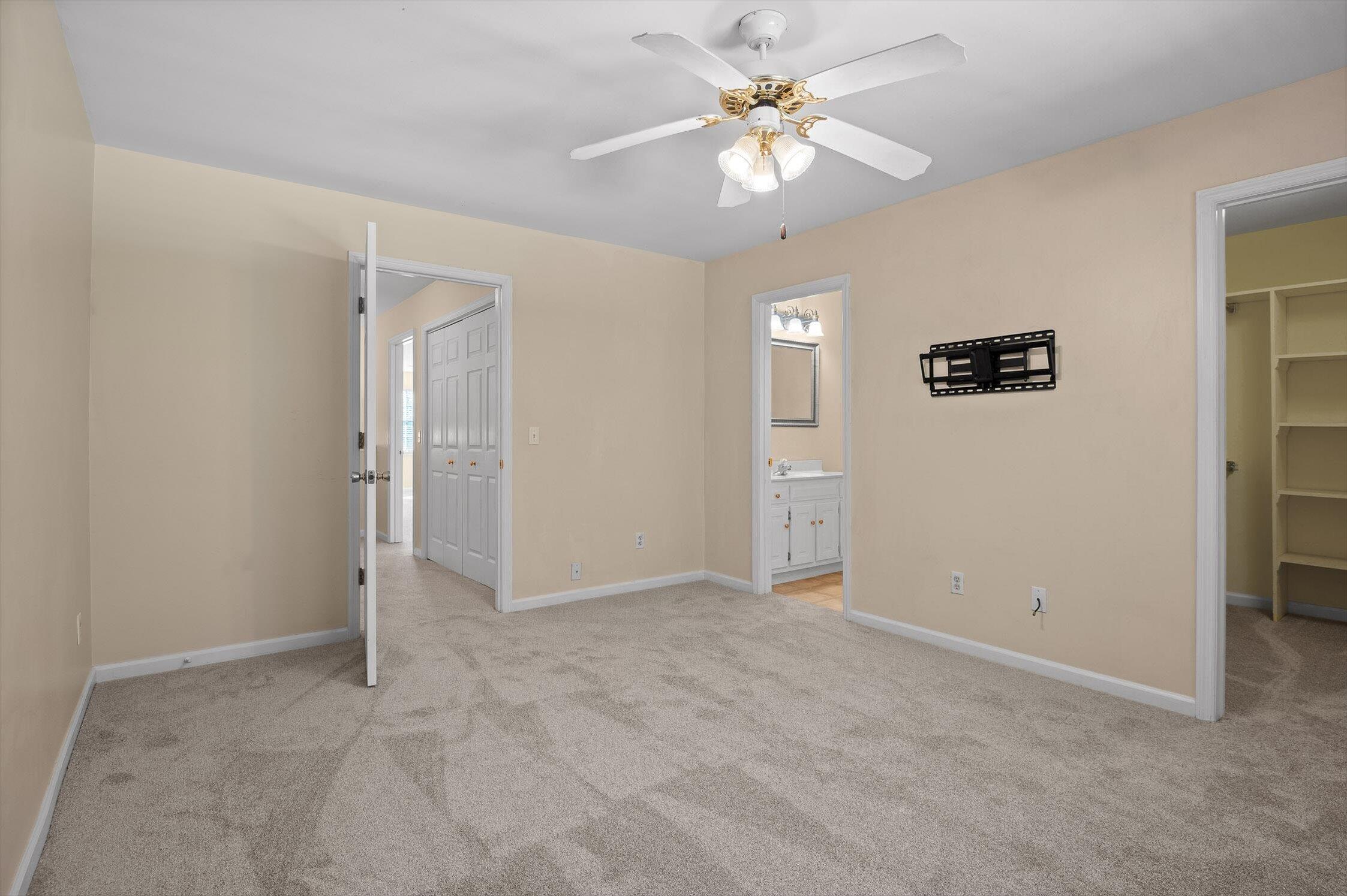 6585 Hickory Trace Circle