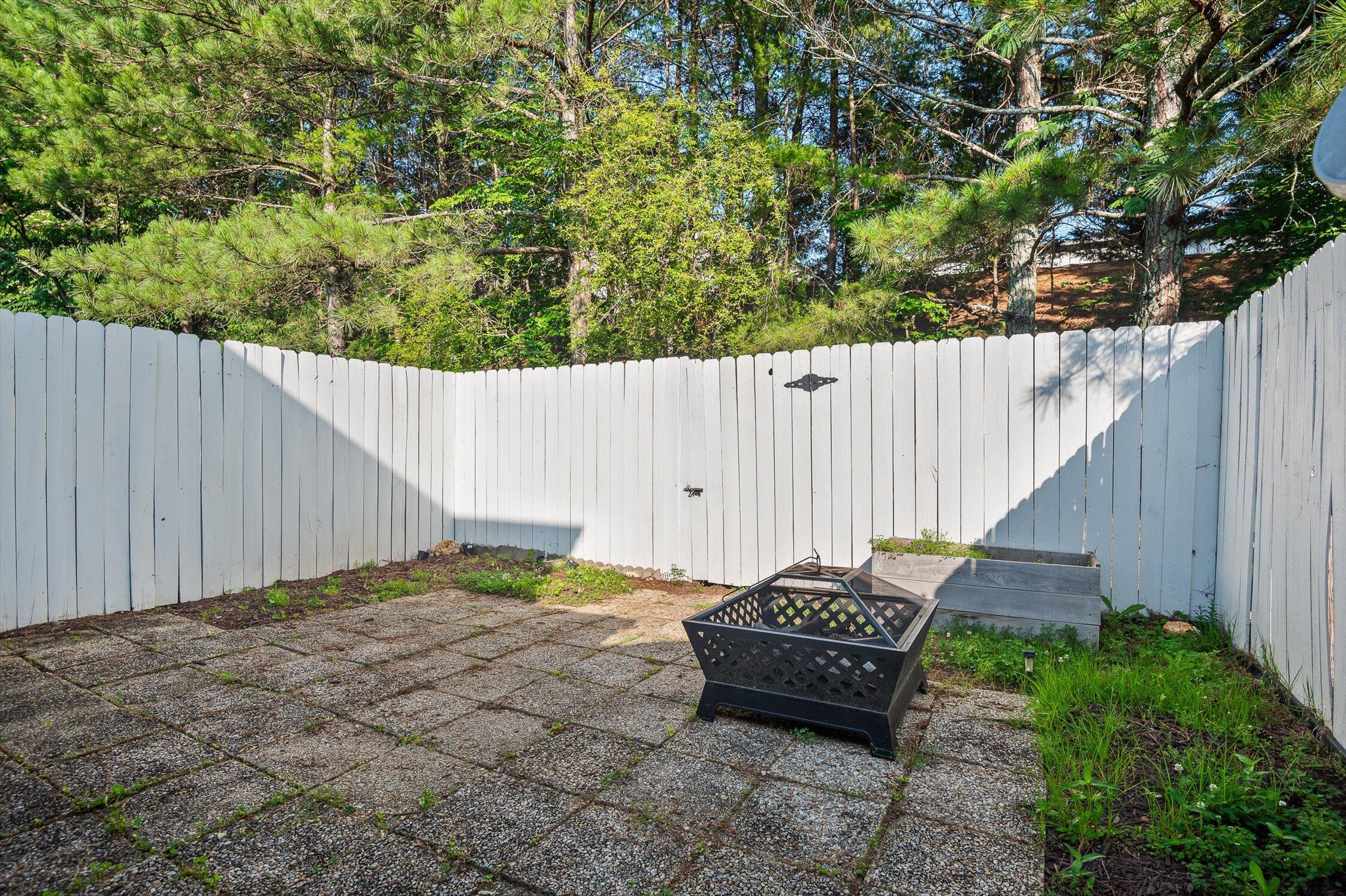 6585 Hickory Trace Circle