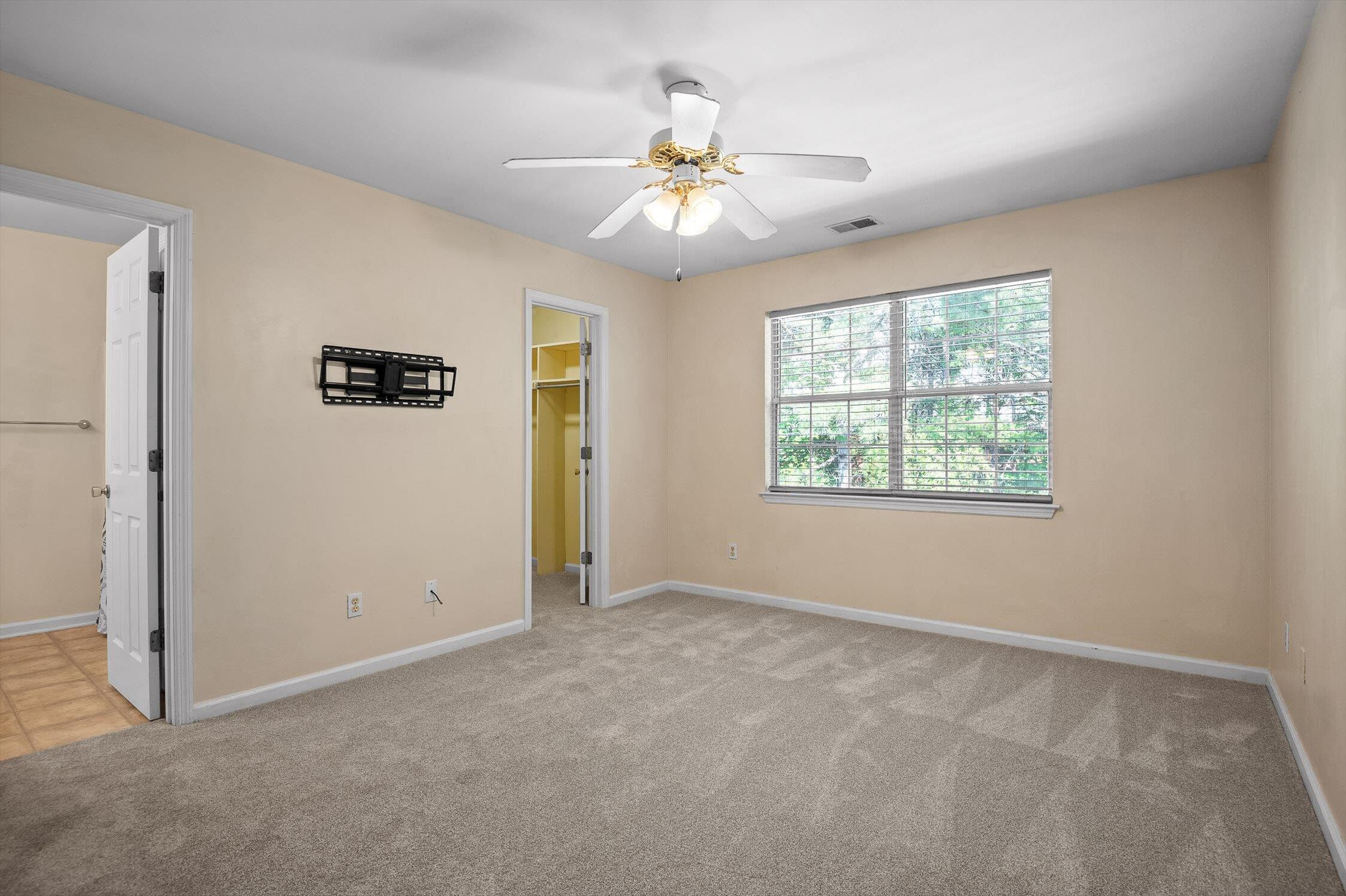 6585 Hickory Trace Circle