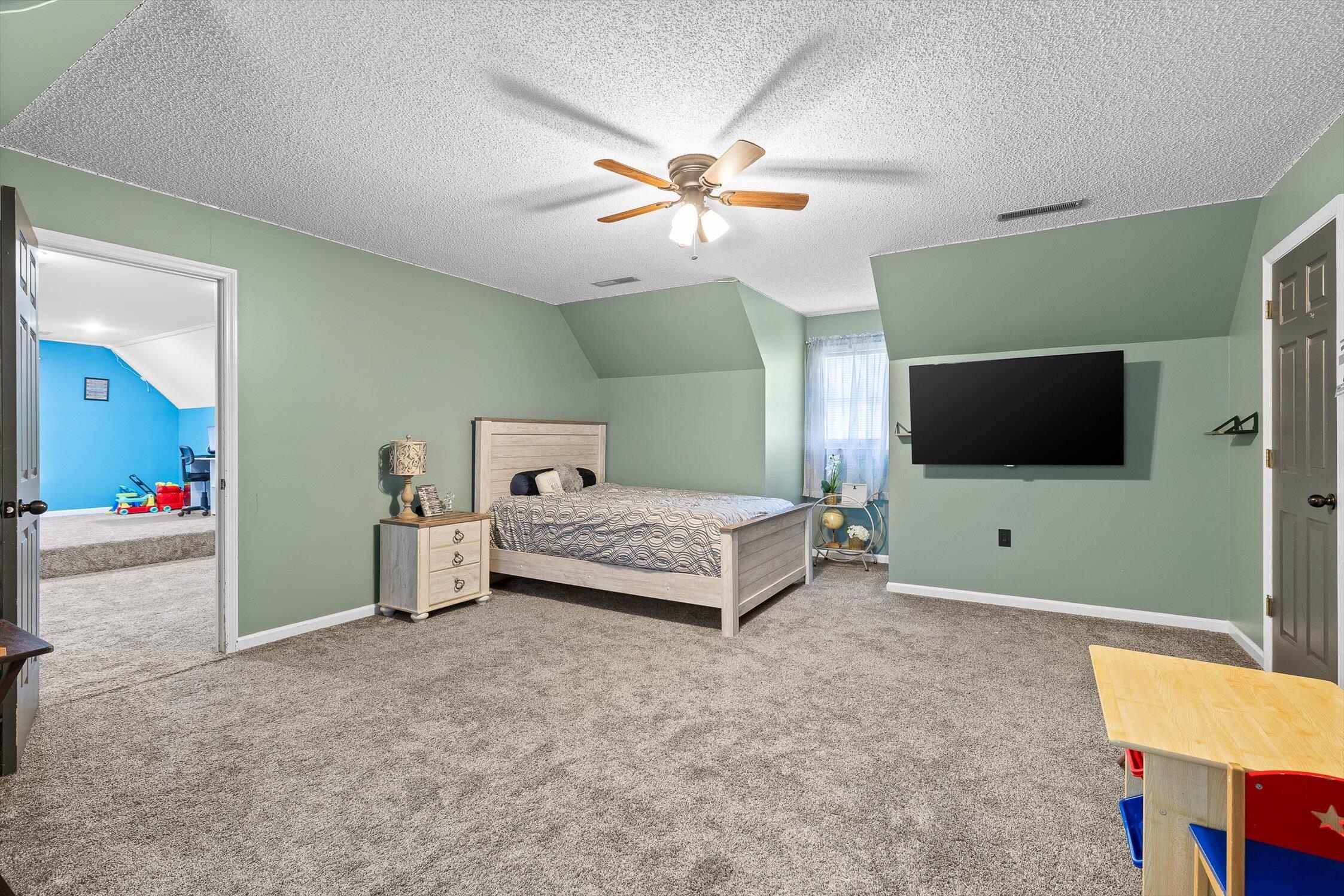 1062 Laura Drive