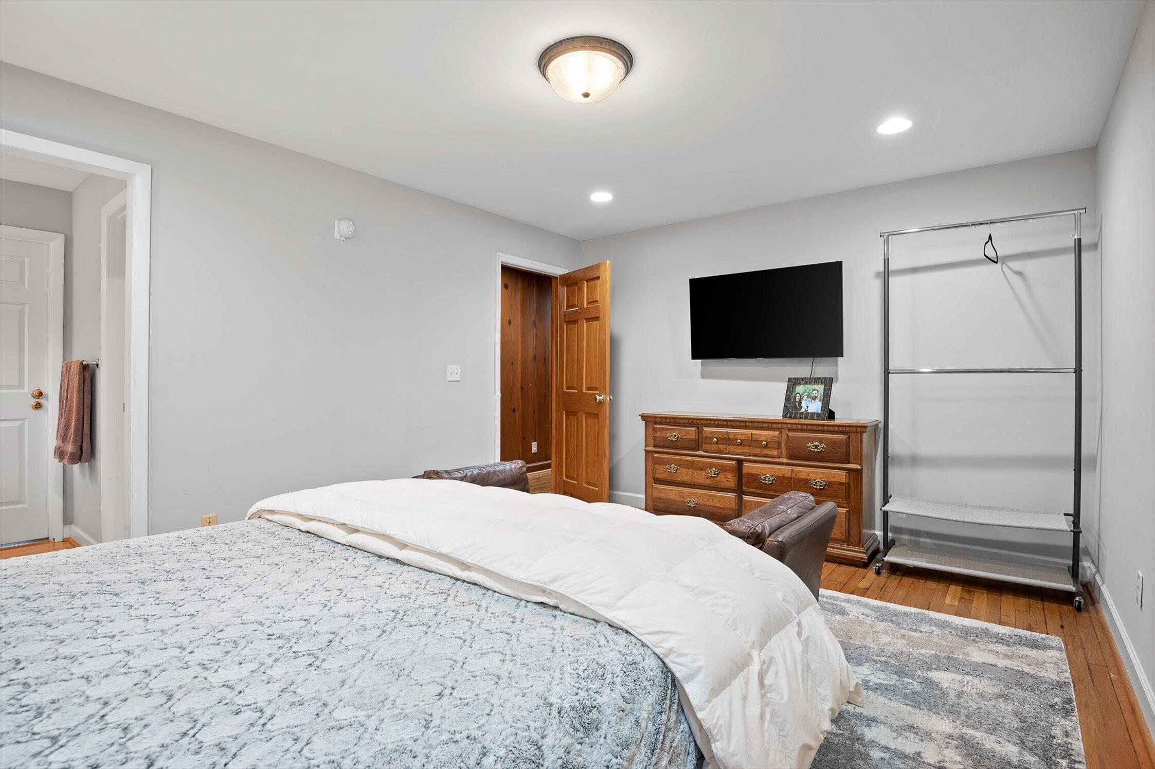 212 N Palisades Drive
