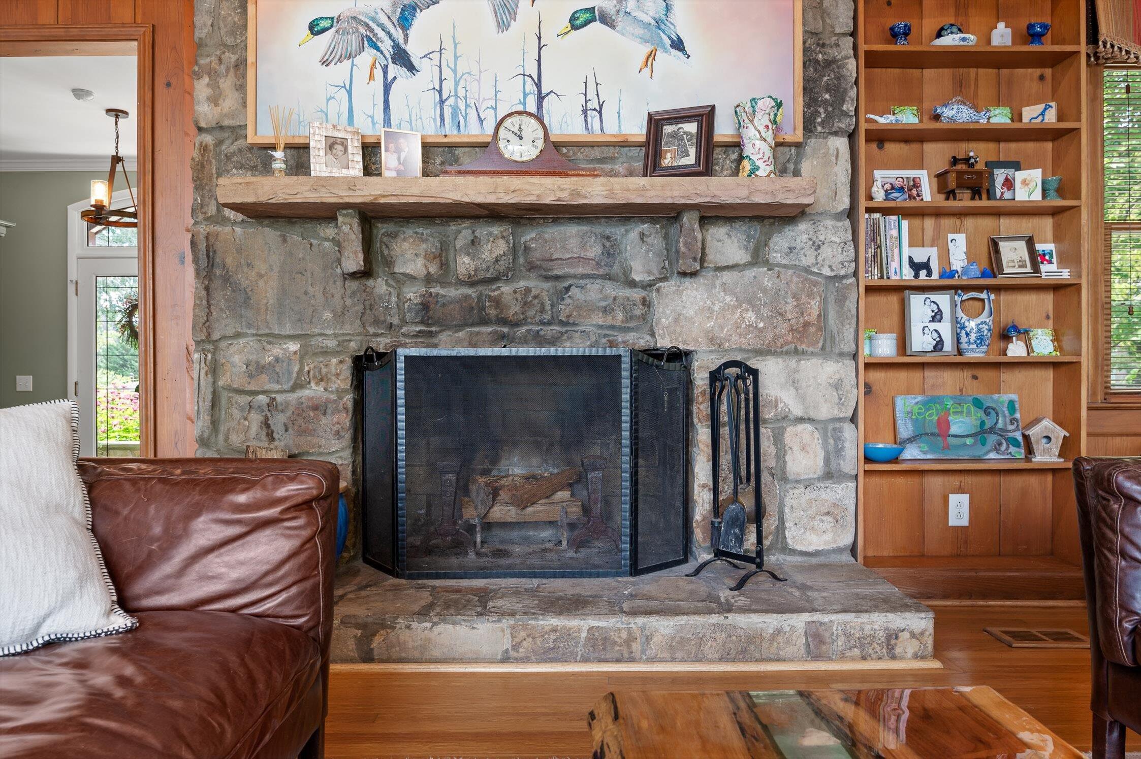 212 N Palisades Drive