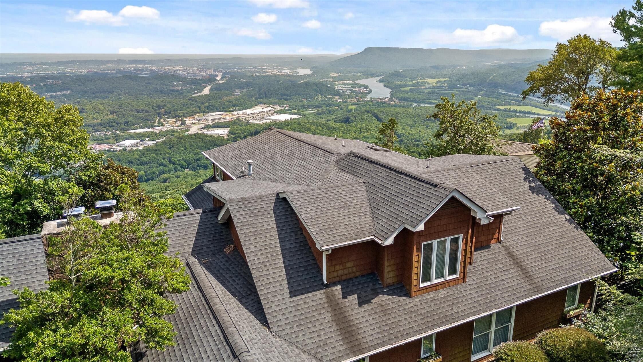 212 N Palisades Drive