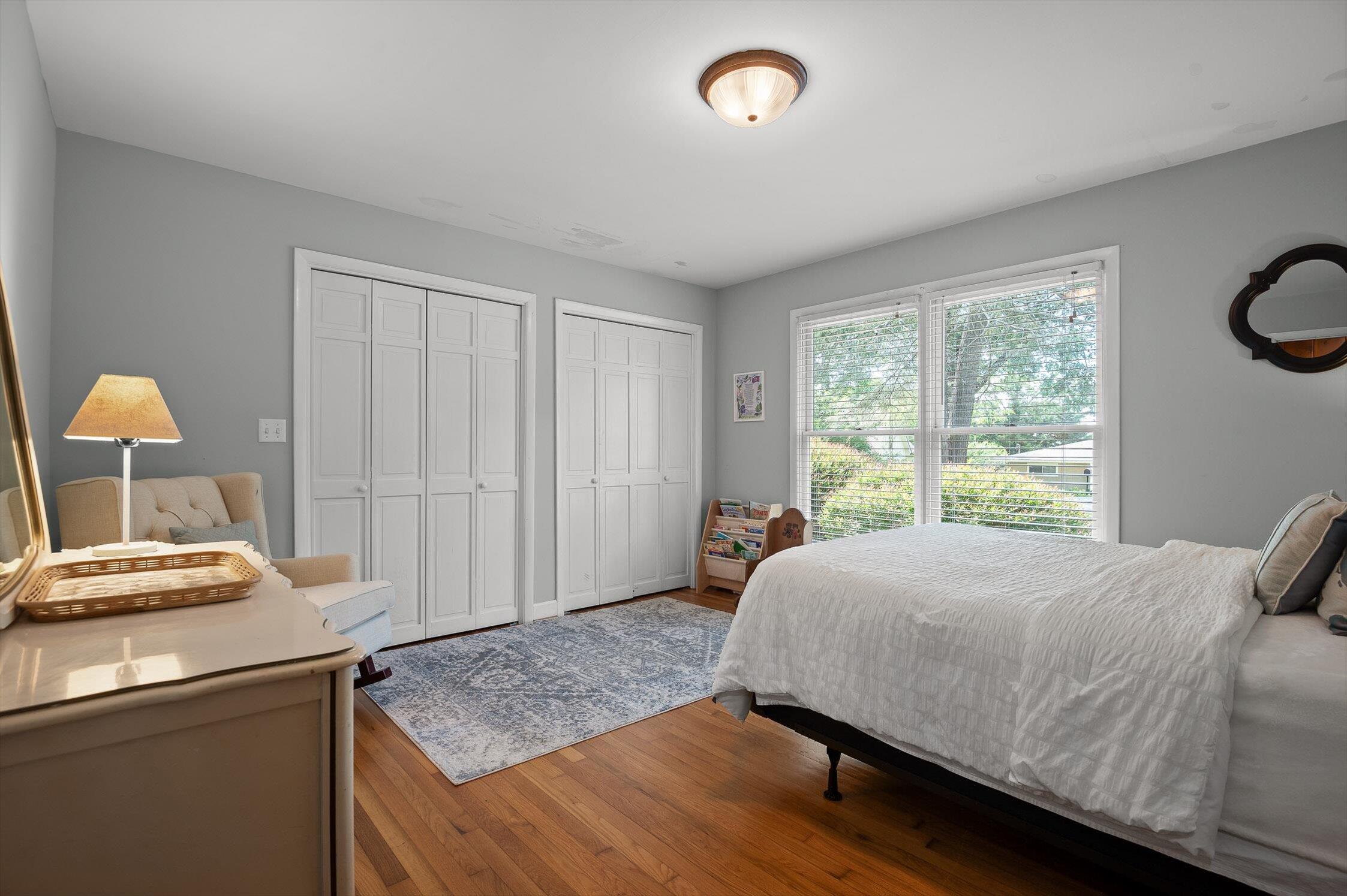 212 N Palisades Drive