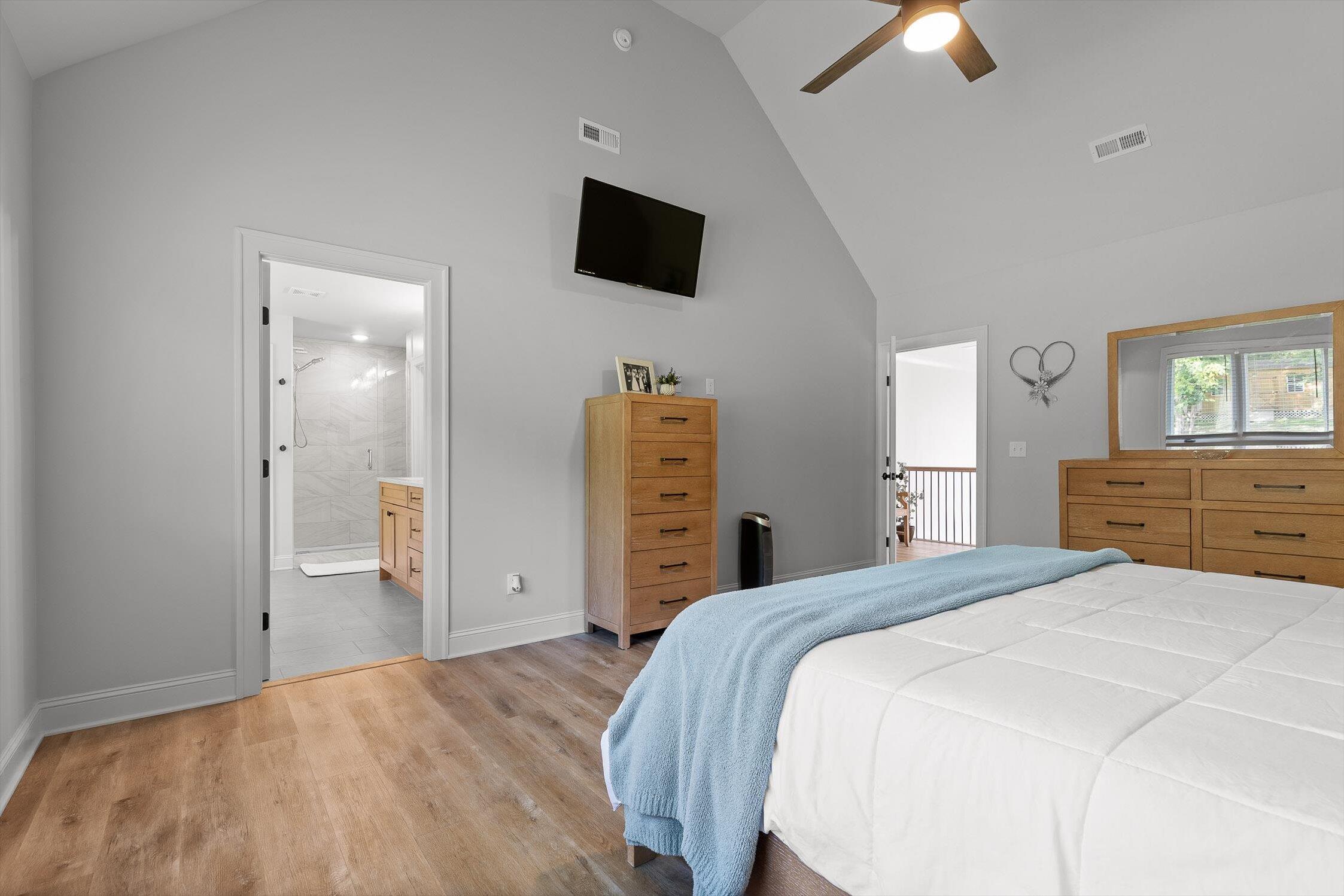 8665 Woodbury Acre Court
