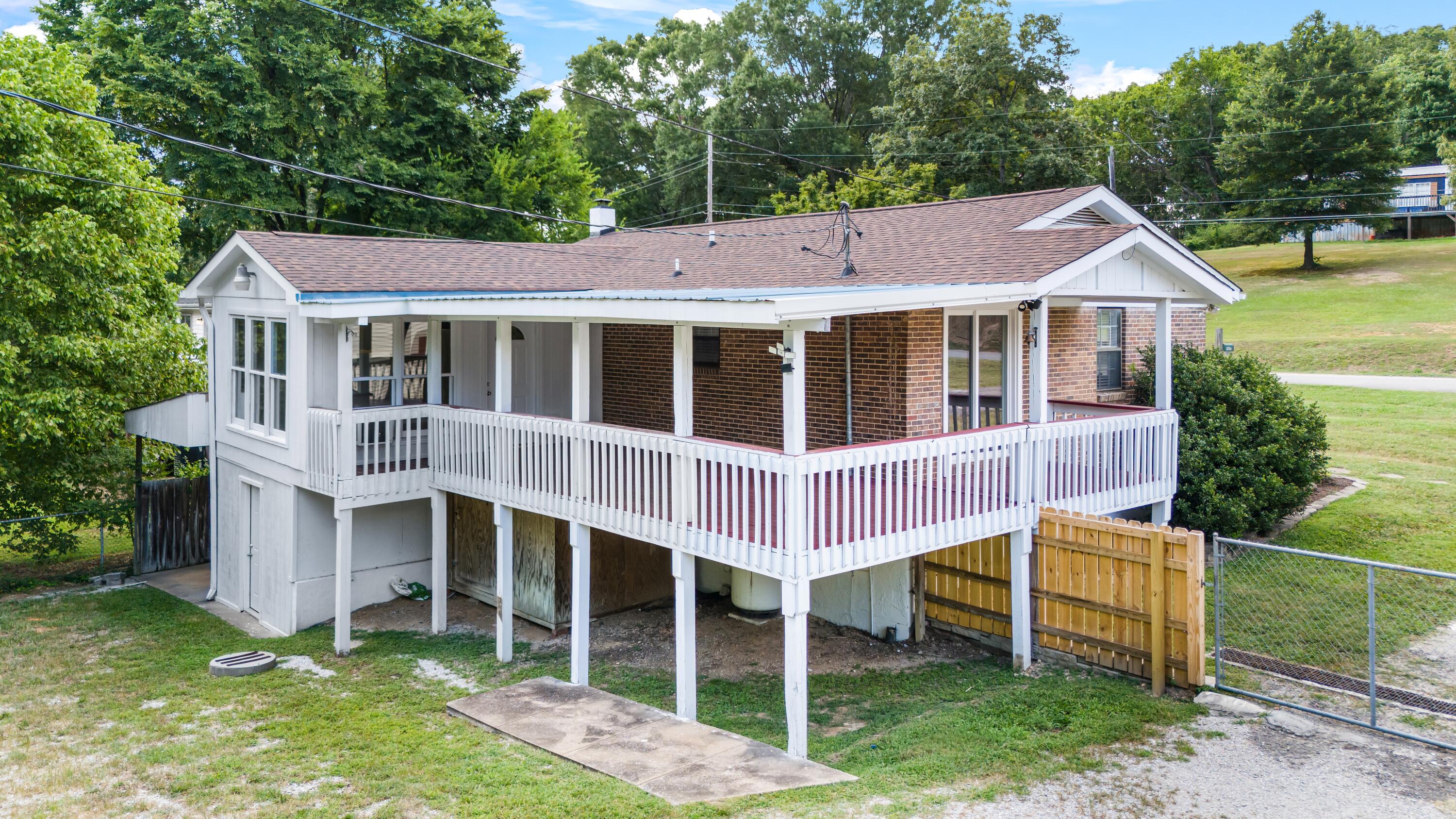 9027 Wooten Road
