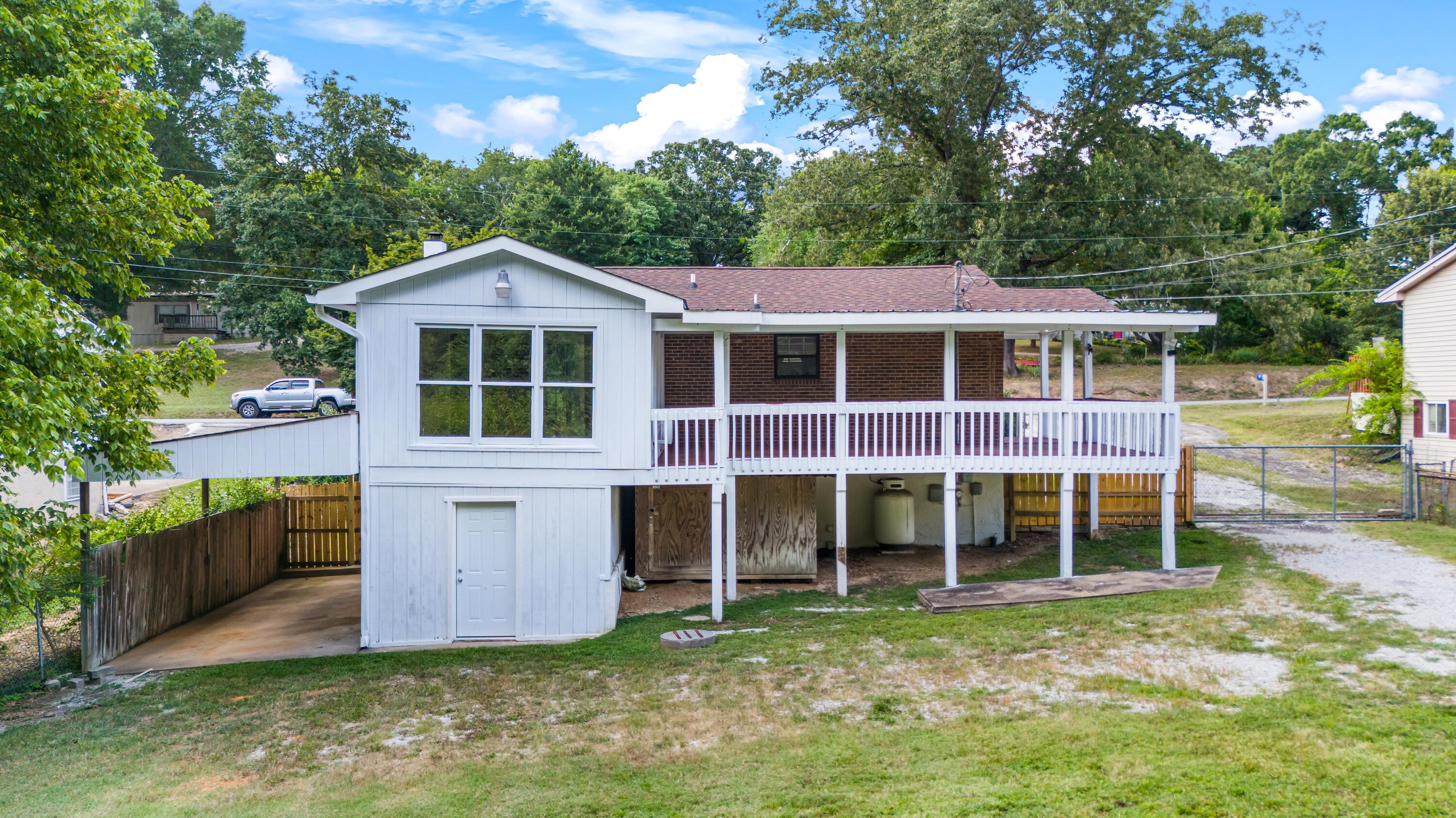 9027 Wooten Road