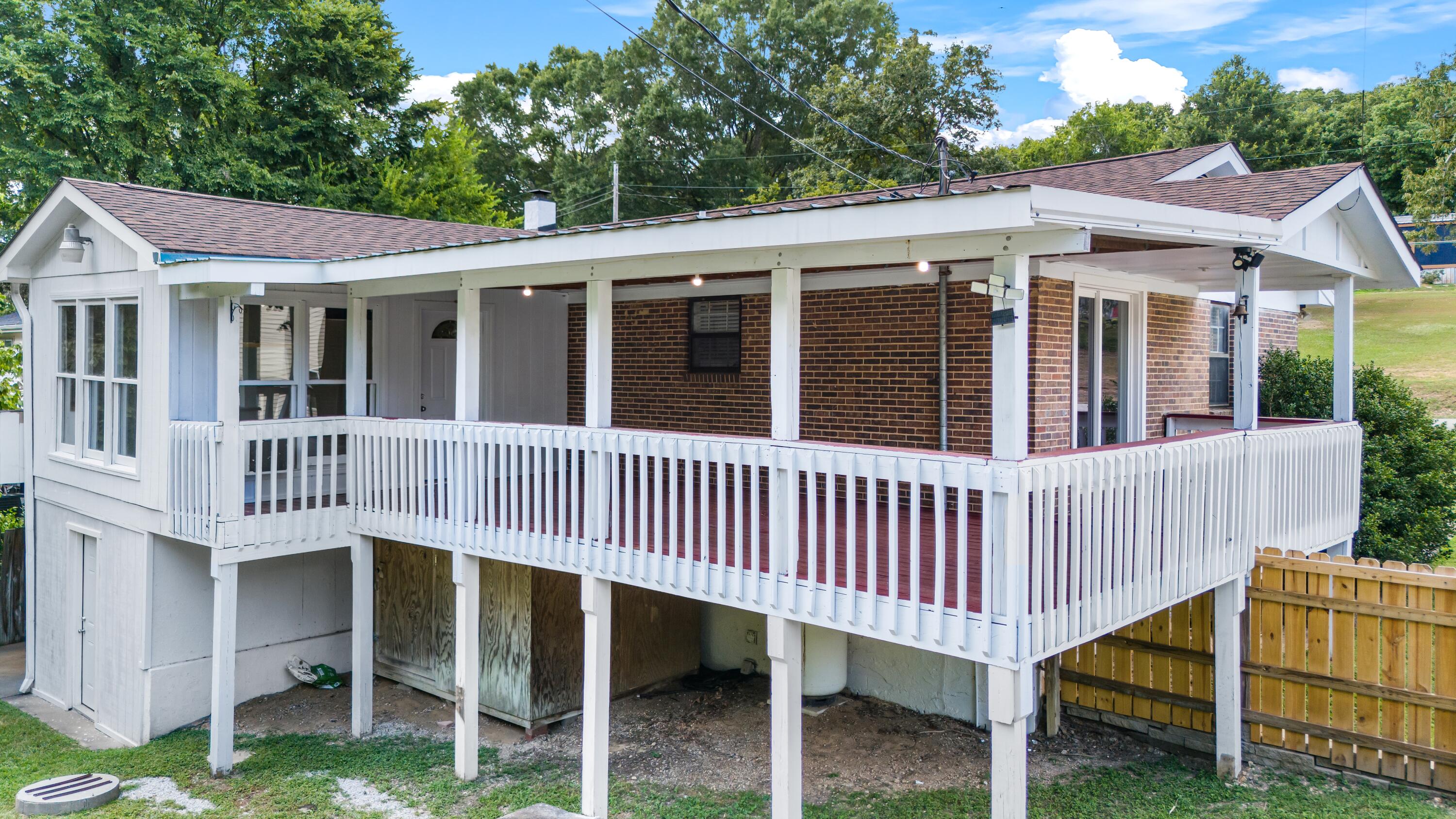 9027 Wooten Road