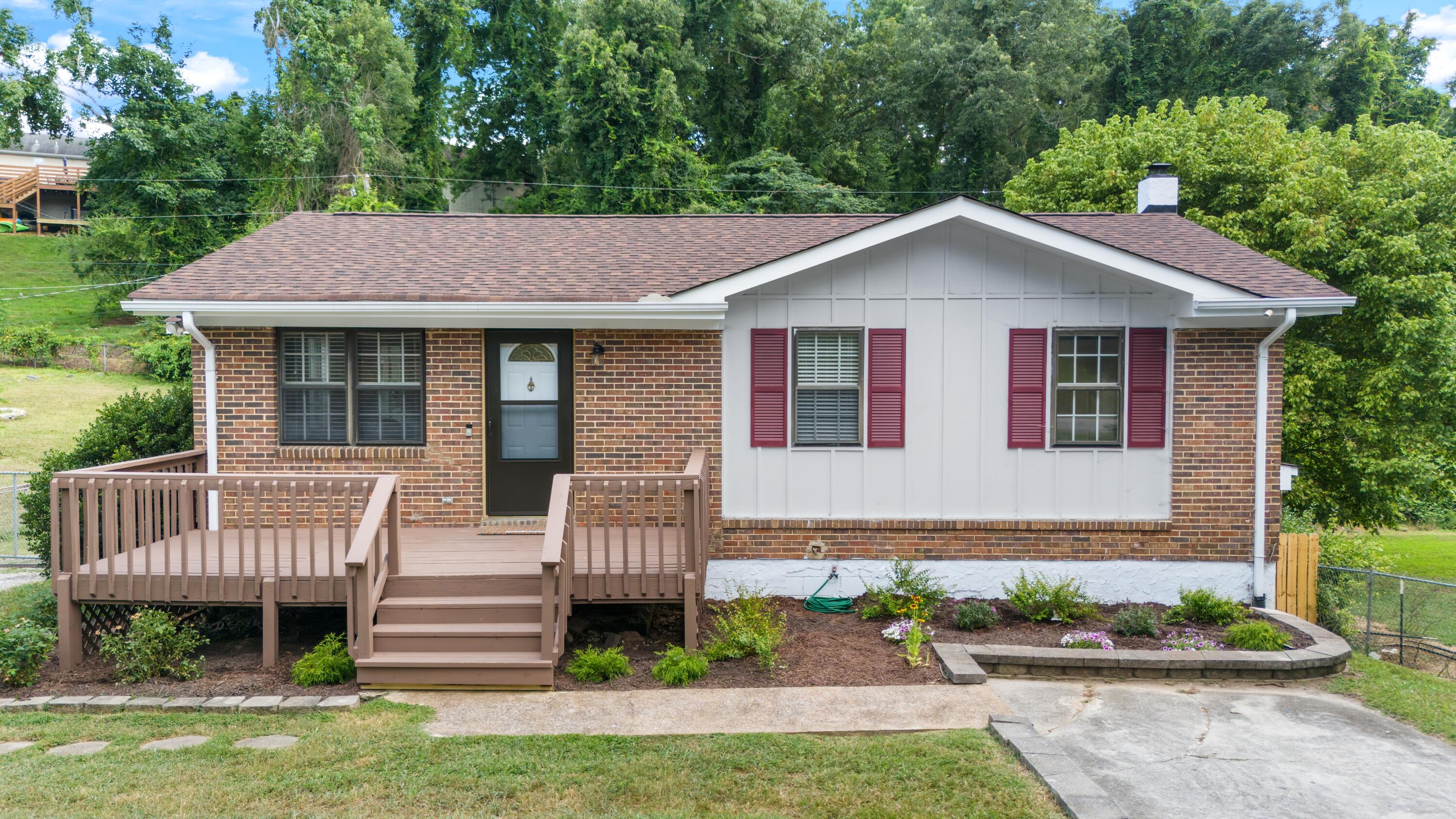 9027 Wooten Road
