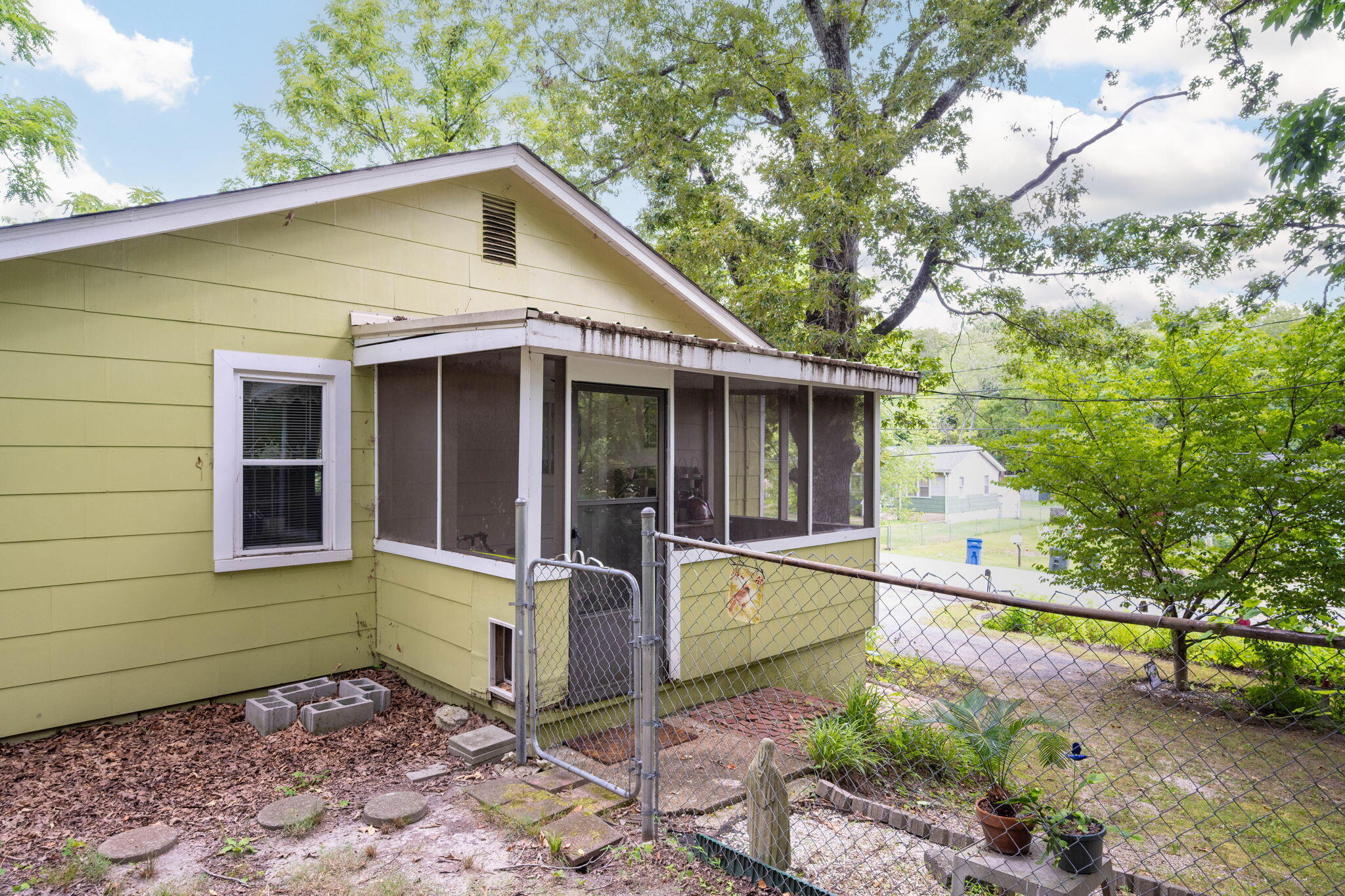 622 Lupton Drive