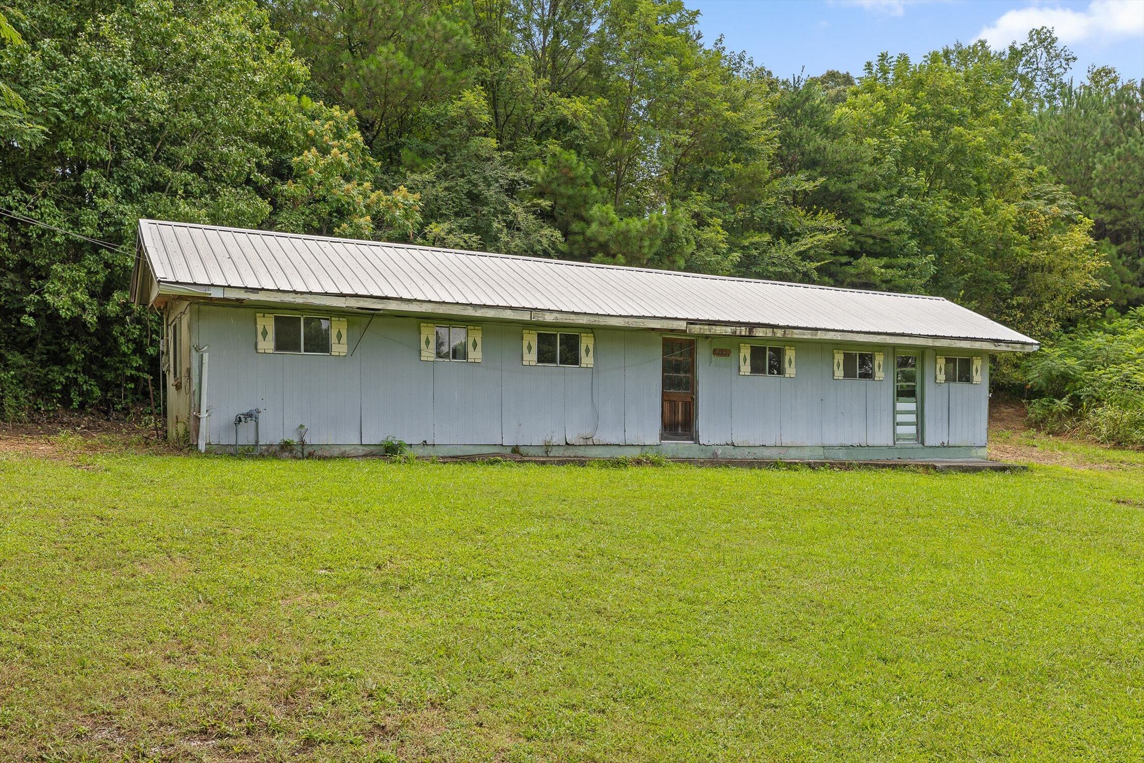 1467 Holcomb Road