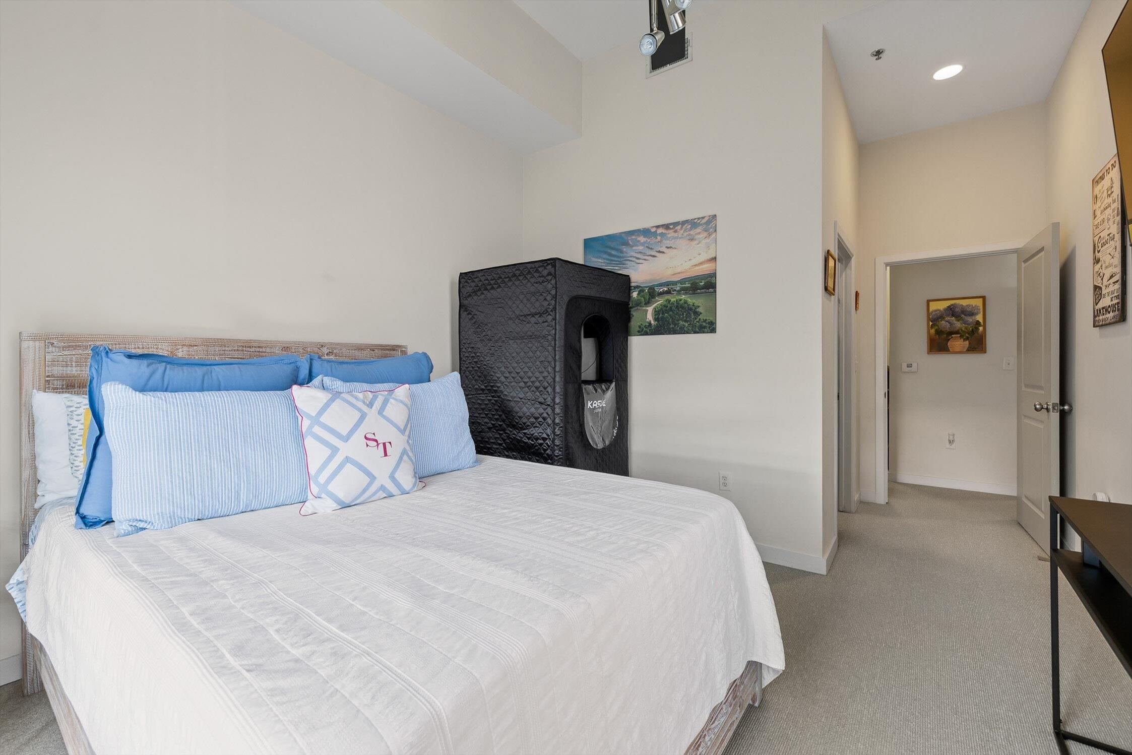200 Manufacturers Road, Apt 728