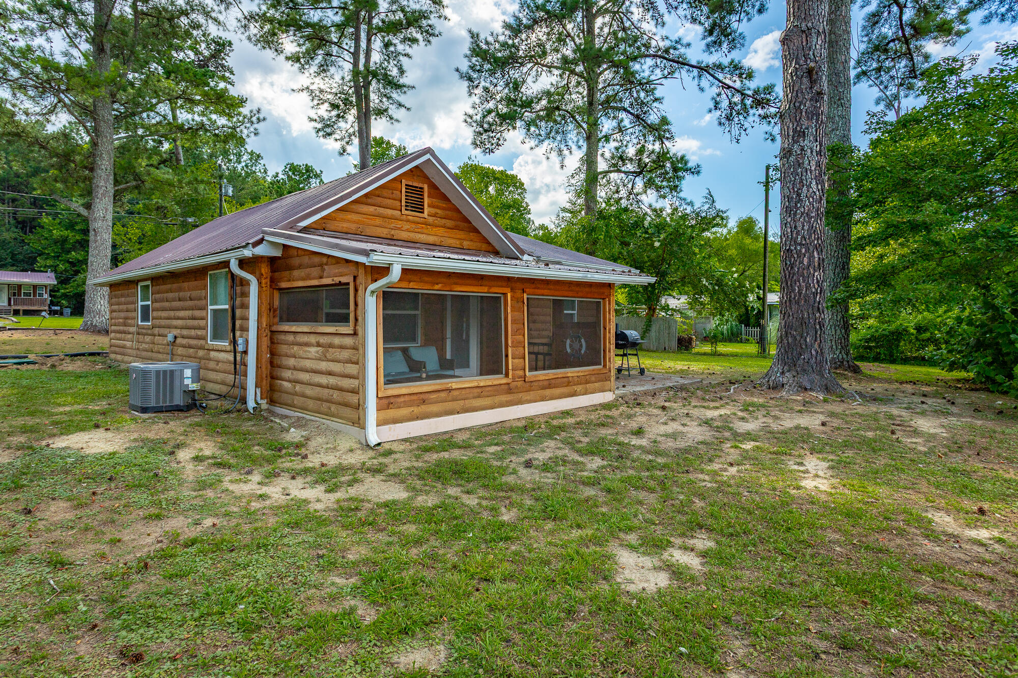 1352 Peggy Lane