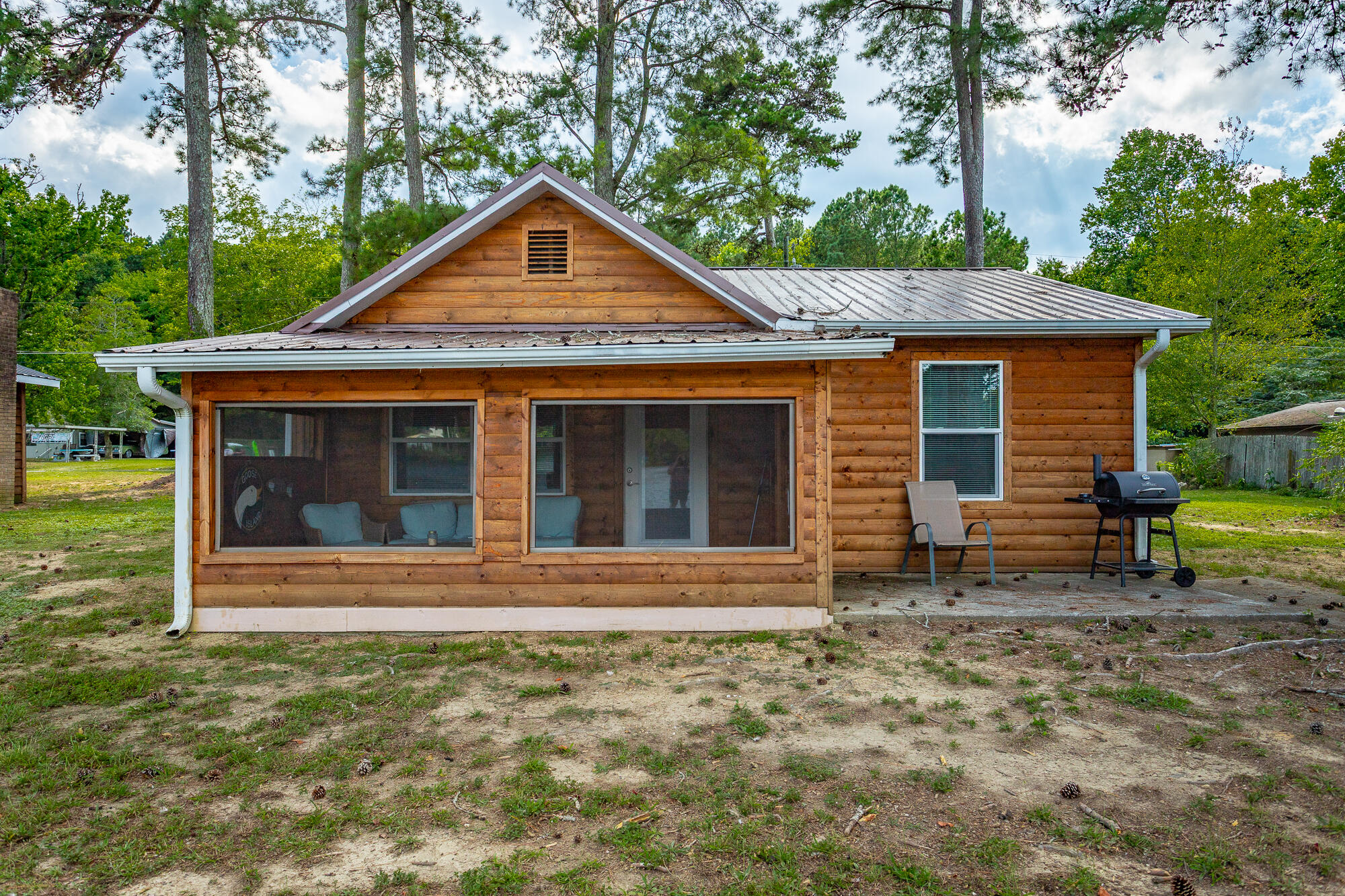 1352 Peggy Lane