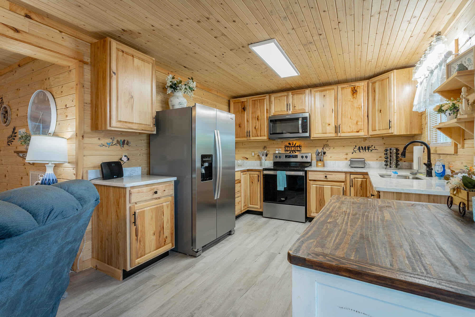 1370 Peggy Lane, A&B