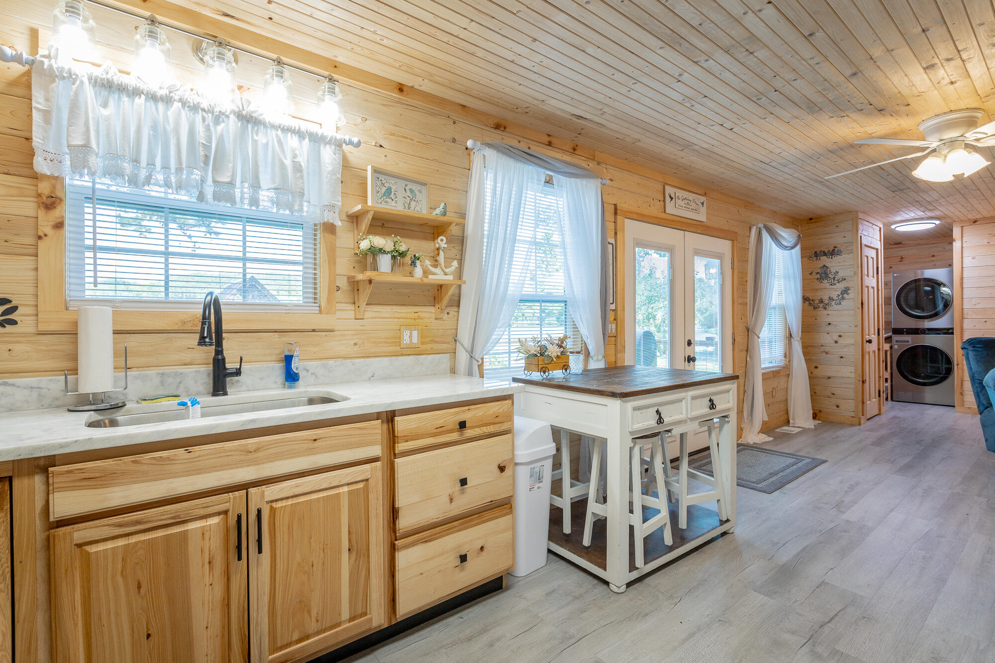 1370 Peggy Lane, A&B