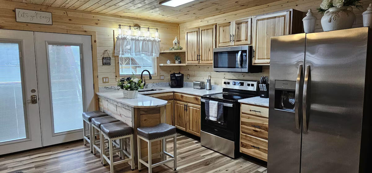 1370 Peggy Lane, A&B