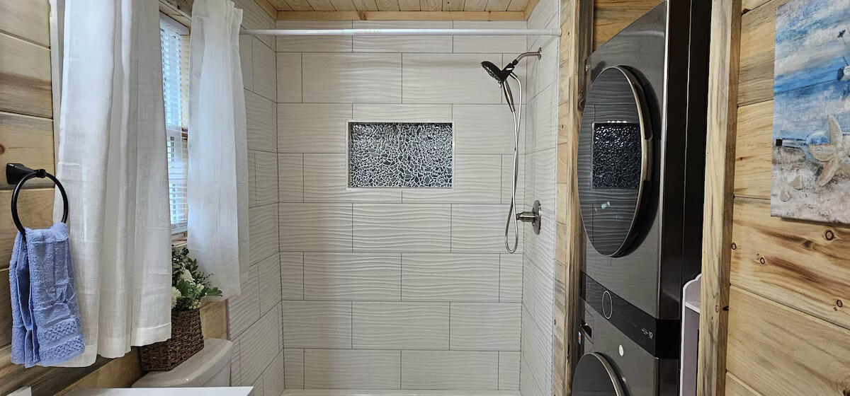 1370 Peggy Lane, A&B