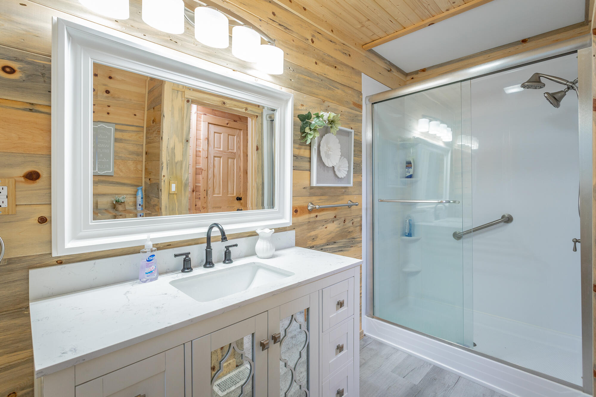 1370 Peggy Lane, A&B