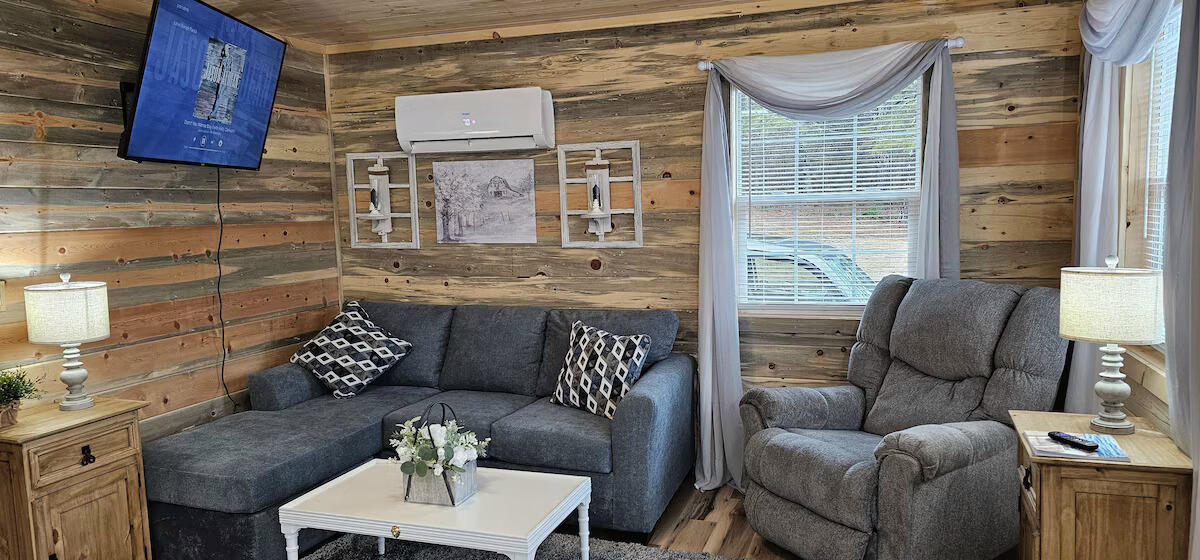 1370 Peggy Lane, A&B