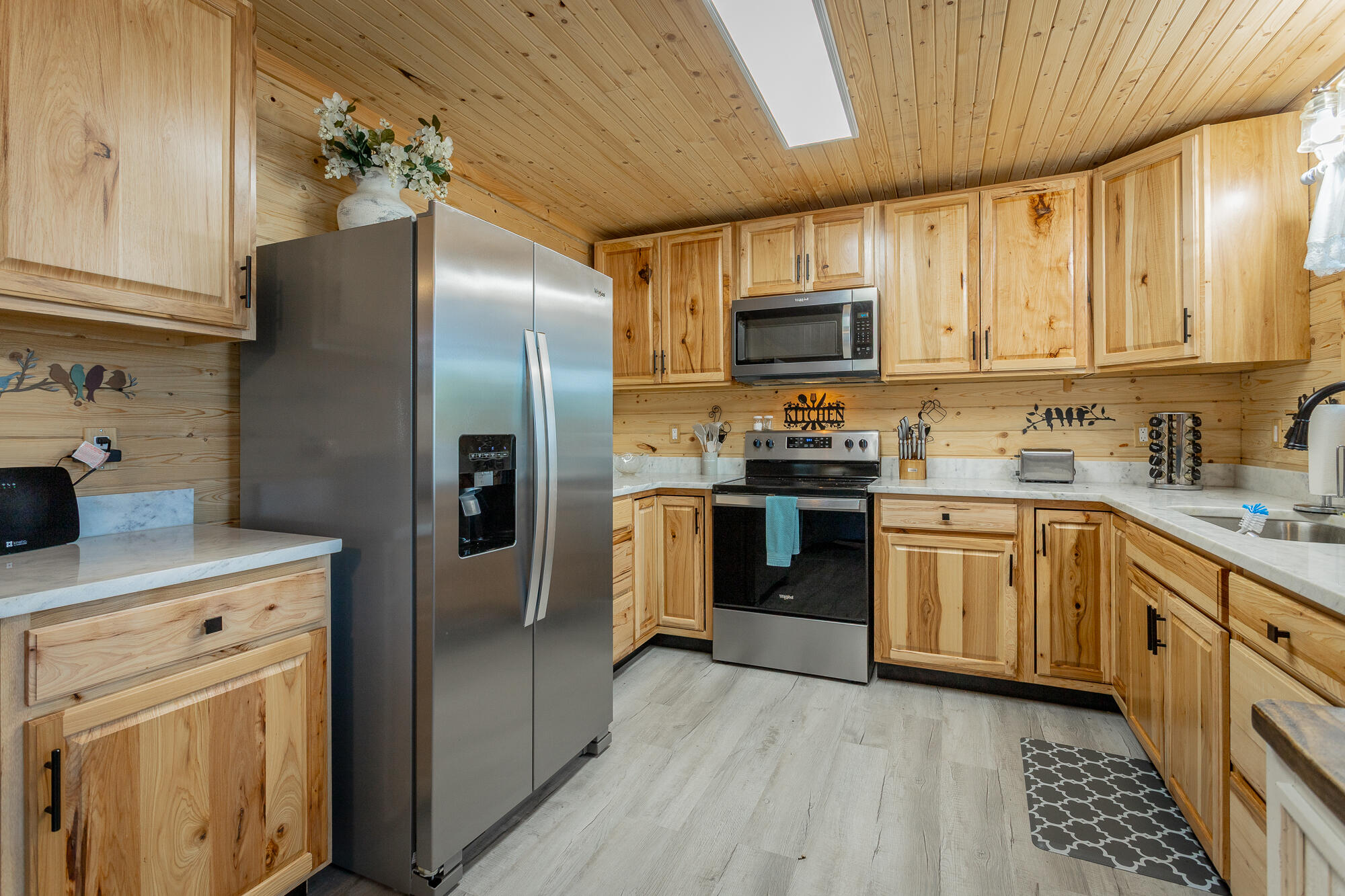 1370 Peggy Lane, A&B