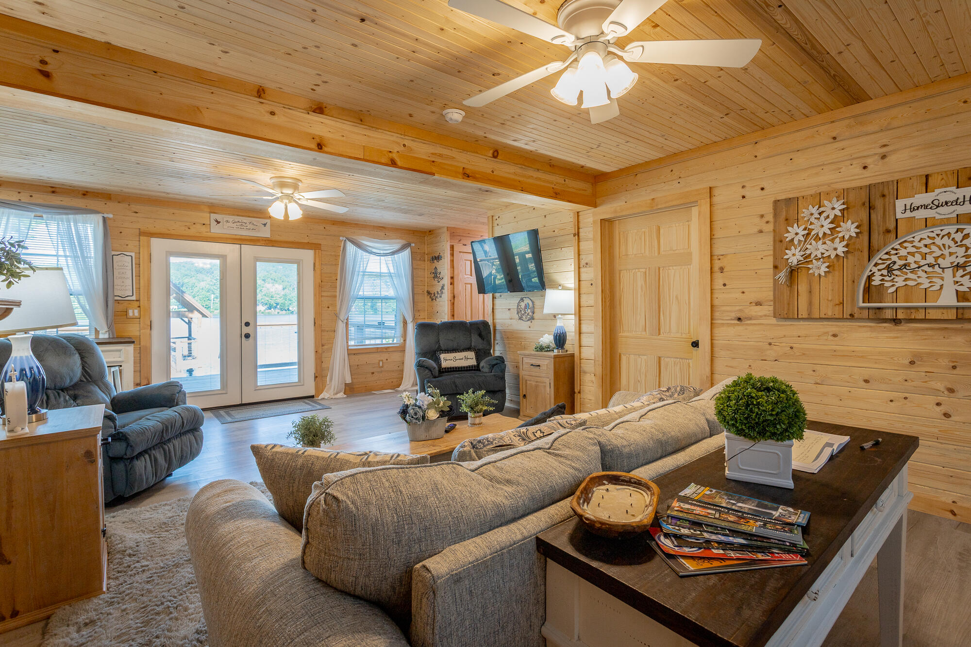 1370 Peggy Lane, A&B