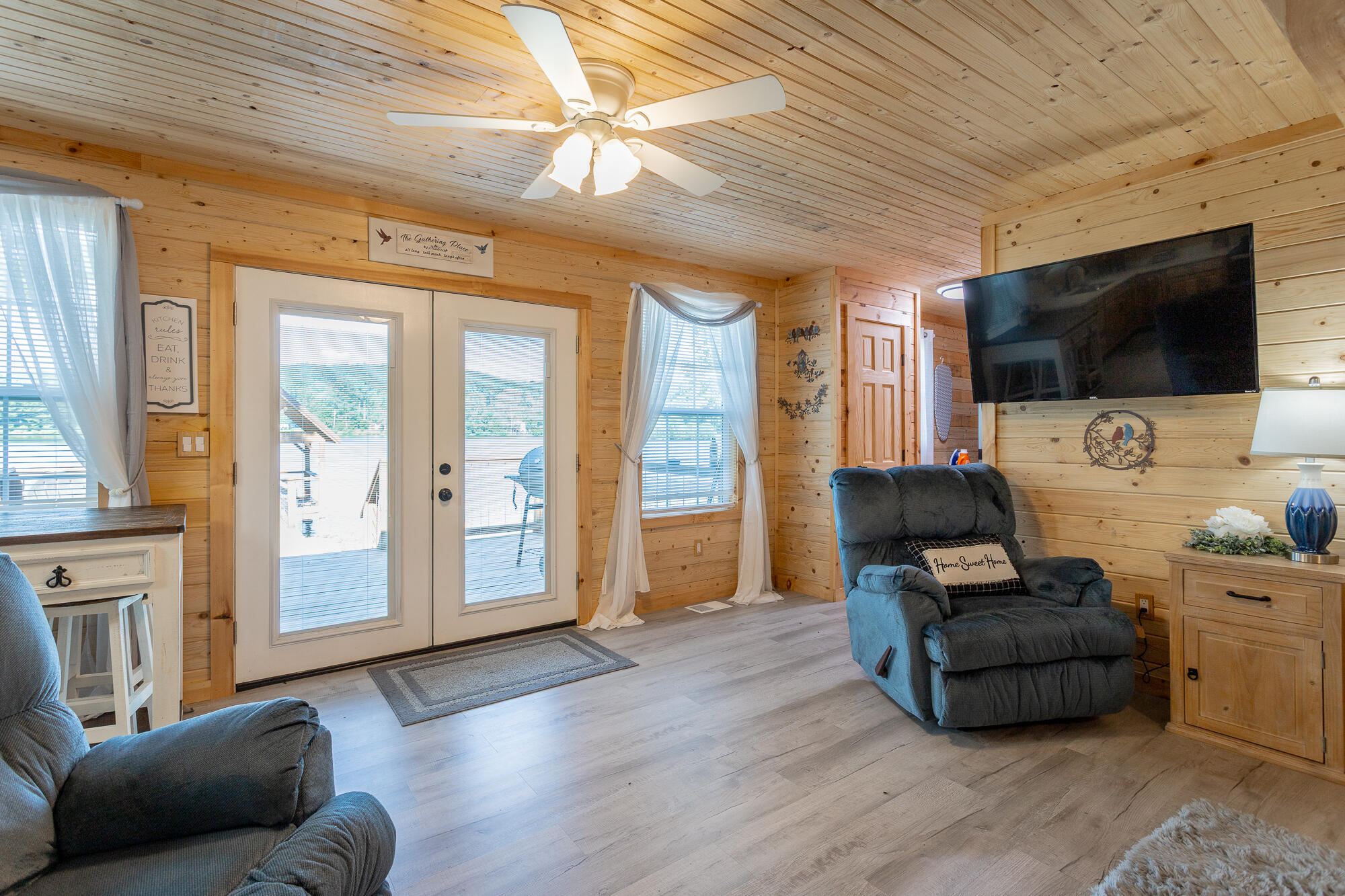 1370 Peggy Lane, A&B