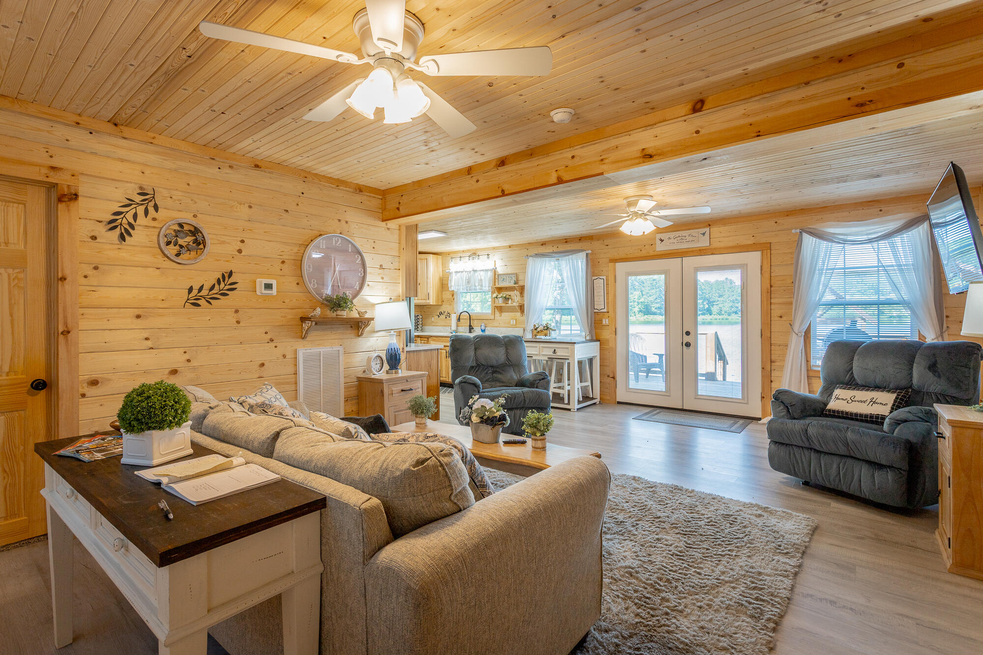 1346-1372 Peggy Lane