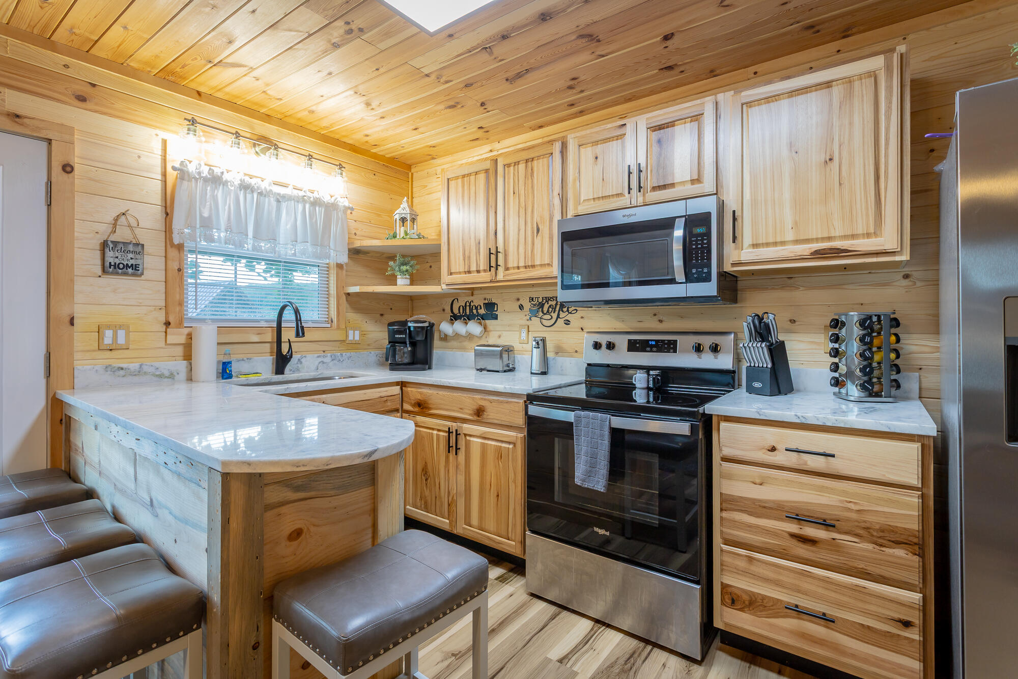 1346-1372 Peggy Lane